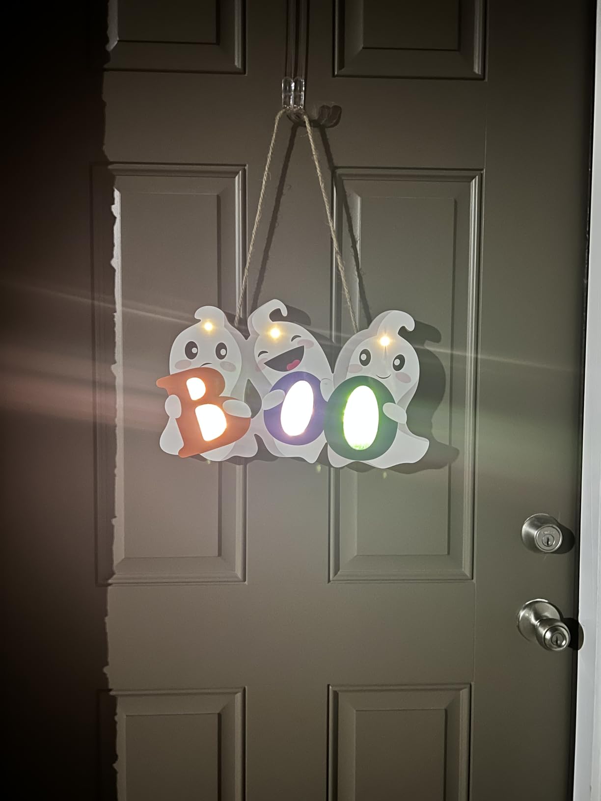 FINGOOO Halloween Door Decor Hanging Sign, BOO Ghost Halloween Door Hanger with Light for Front Door Decorations Outdoor customer photo 2