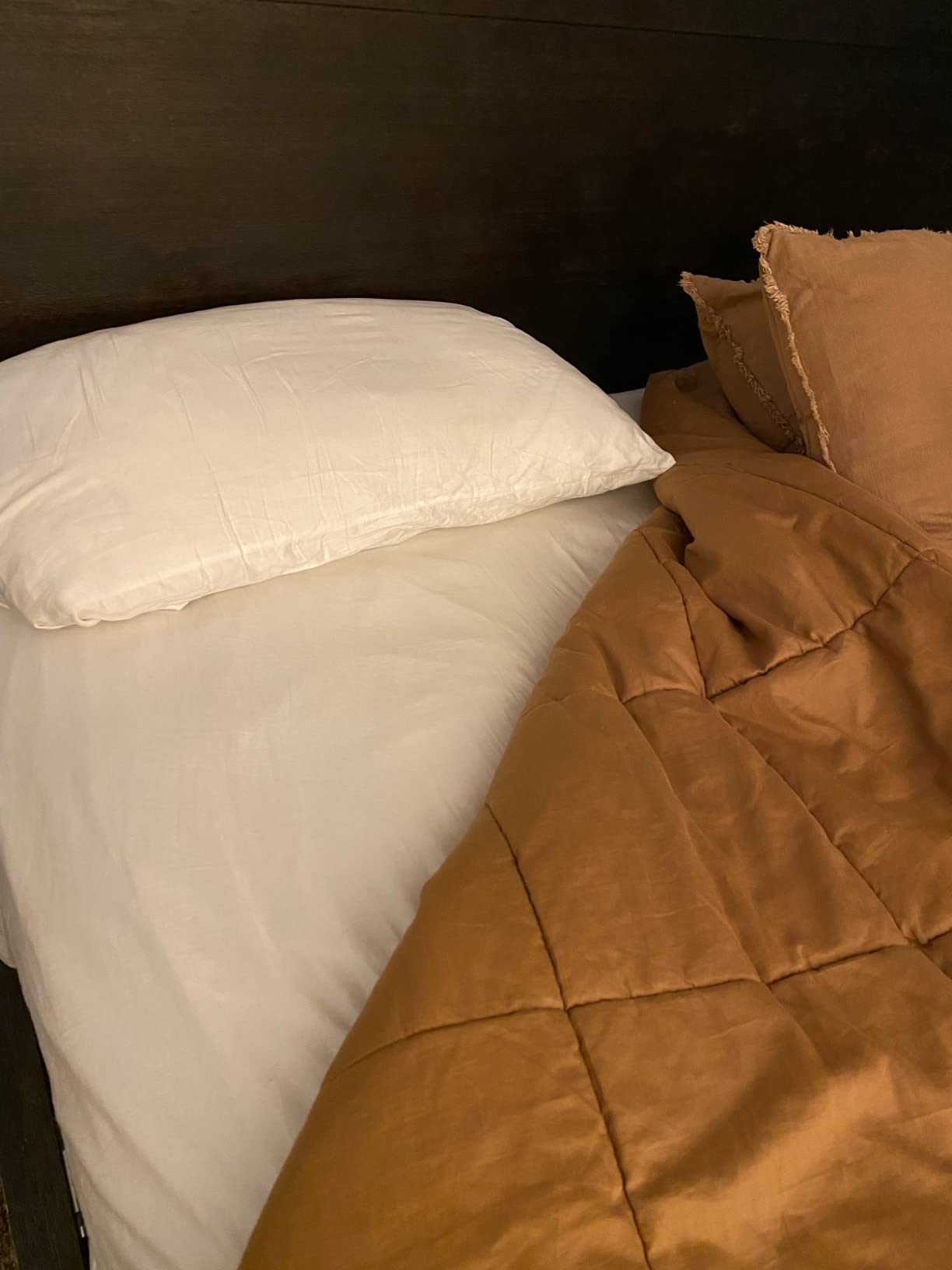 100% Eucalyptus Tencel Lyocell Sheet Set, Silky Soft & Smooth Cooling Sheets for All-Season, Sustainably Made, Moisture-Wicking, Hypoallergenic - King, White customer photo 2