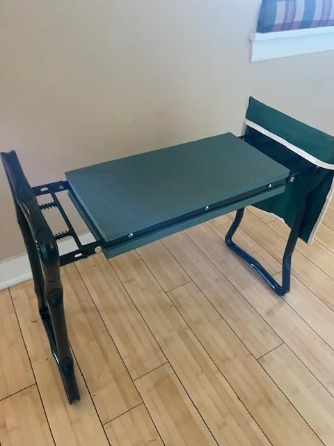 KVR Upgraded Garden Kneeler and Seat with Thicken & Widen Soft Kneeling Pad,Heavy Duty Foldable Gardener Stool with 2 Tool Pouches,Gardening Gifts for Women Mom Men Seniors¡… customer photo 2