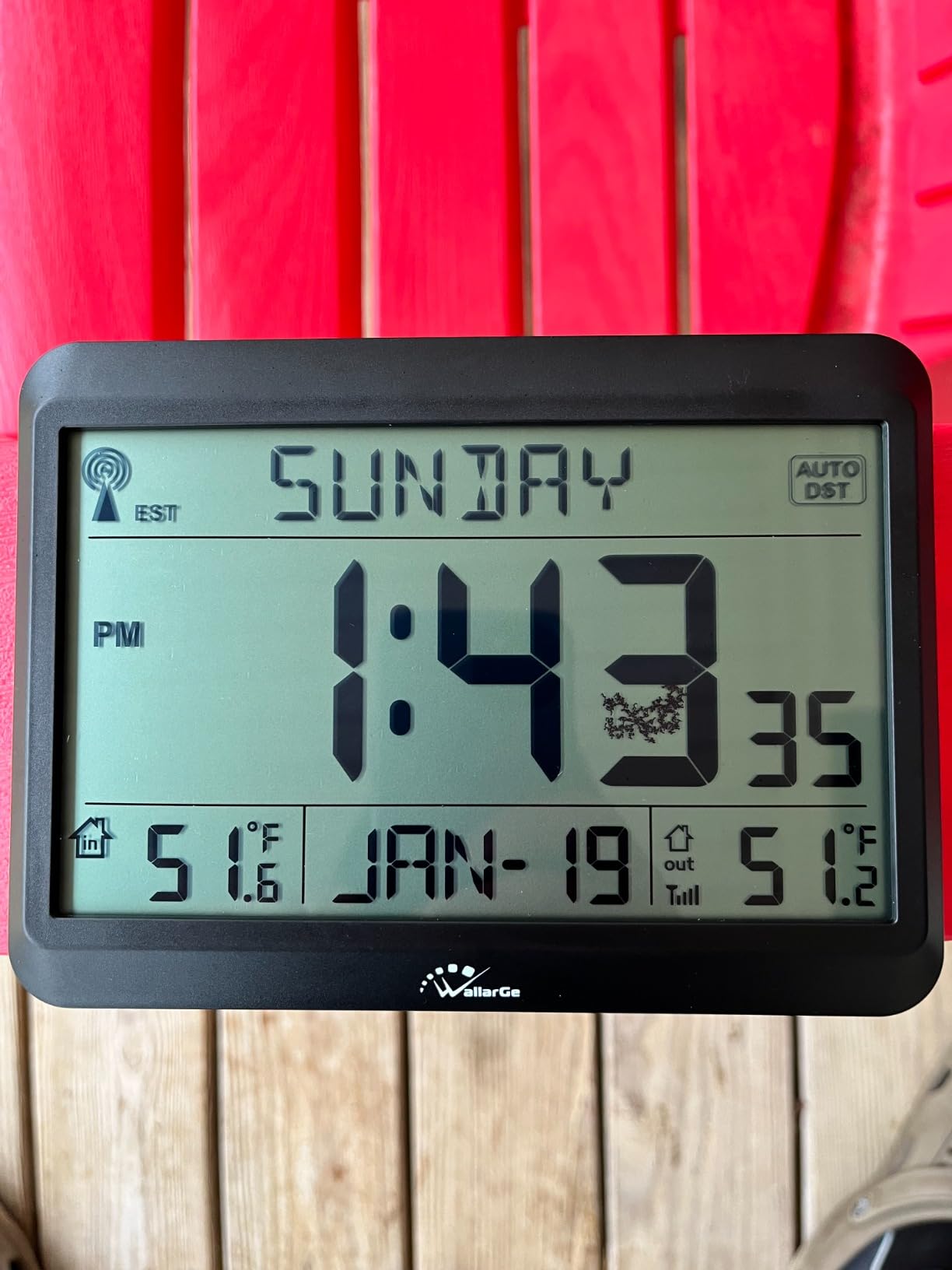 WallarGe Atomic Clock 12.5 Inch Self-Setting Digital Wall Clock customer photo 1