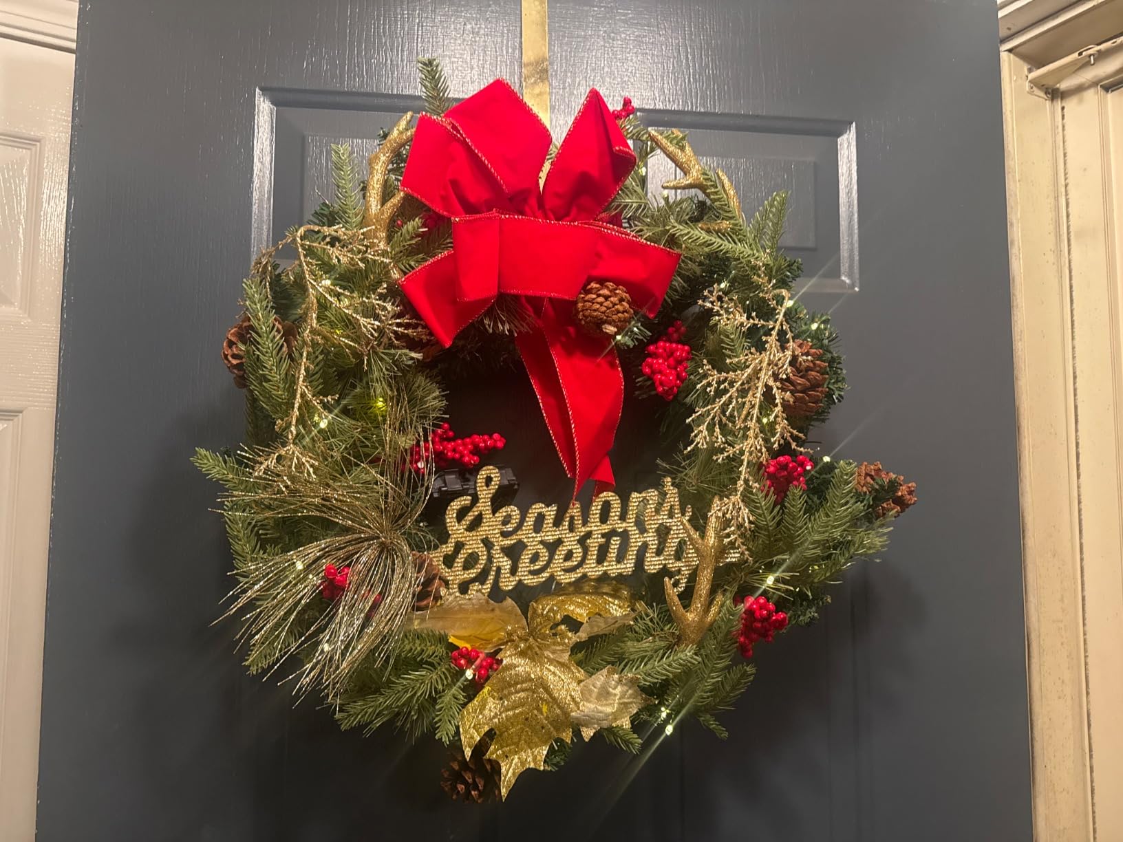 Best Choice Products 30in Pre-Lit Battery Powered Christmas Wreath Artificial Pre-Decorated Holiday Accent w/ 100 Lights, 276 PVC Tips, Ribbons, Pine Cones customer photo 2