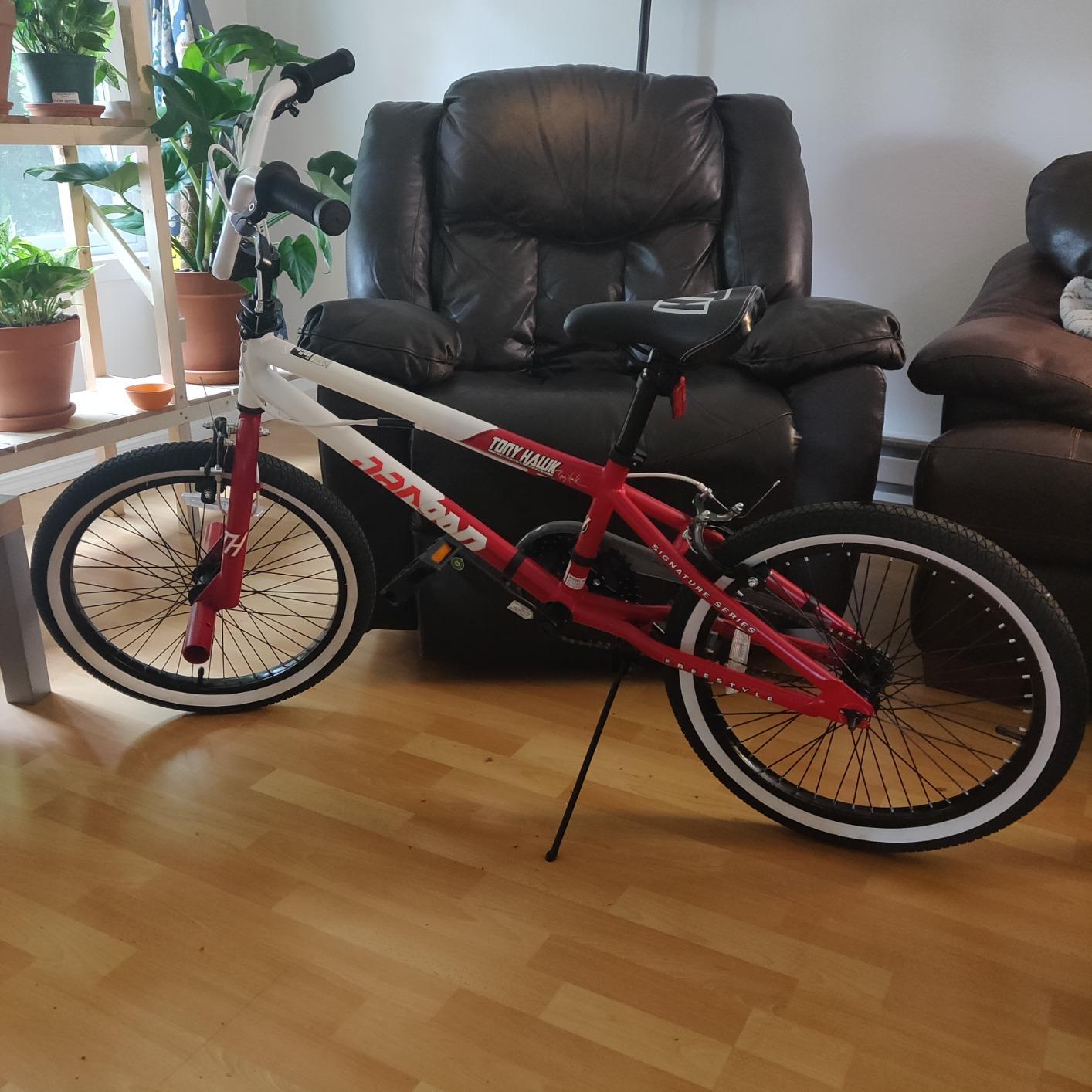 Dynacraft Tony Hawk 18-24 Inch Bike High-Performance & Durable customer photo 2