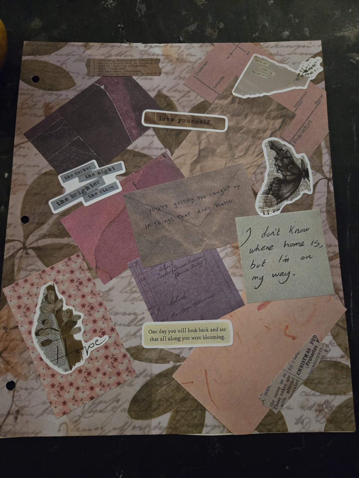GNILLKO 445 PCS Vintage Scrapbook Supplies Kit customer photo 1