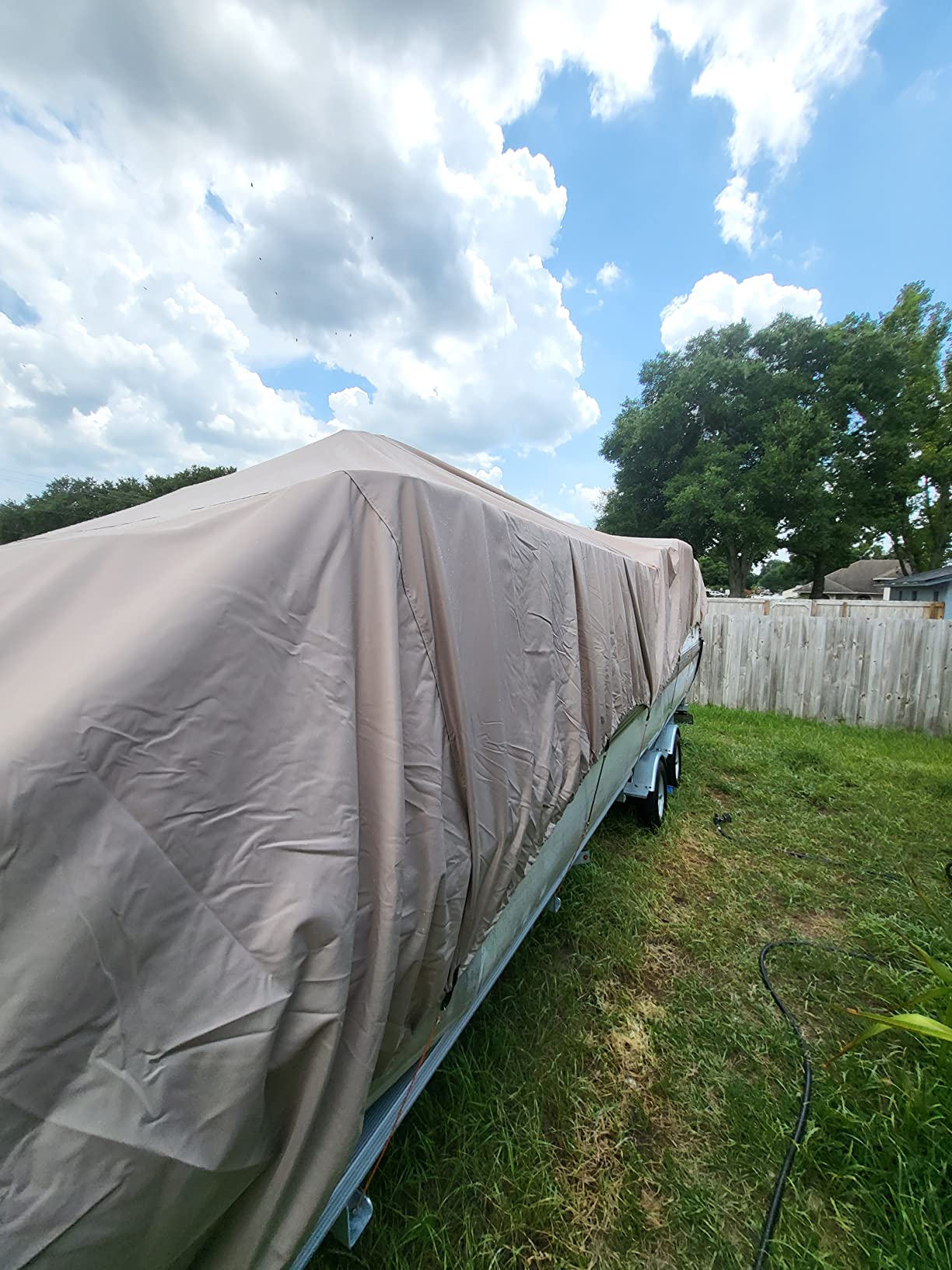 GEARFLAG Pontoon Boat Cover 600D Heavy Duty Waterproof Marine Grade UV Resistant fits Pontoon Boat Reinforced Adjustable Side Straps (25'-28' Long, 600D, Beam Width to 105