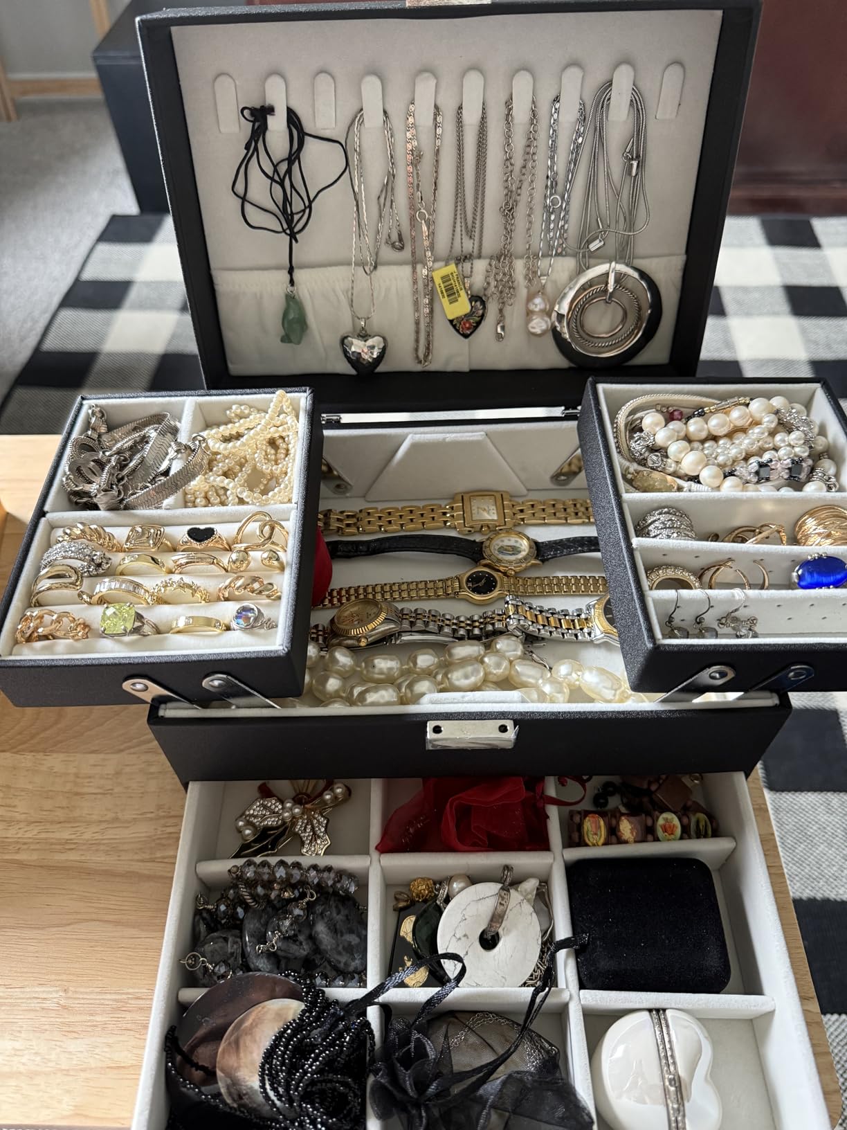 Dajasan Jewelry Organizer Box, Large Jewelry Boxes for Women Girls, Space-Saving 3 Layers Jewelry Storage Case with Drawer, Movable Metal Stand, Modern, Gift Idea (Black) customer photo 1