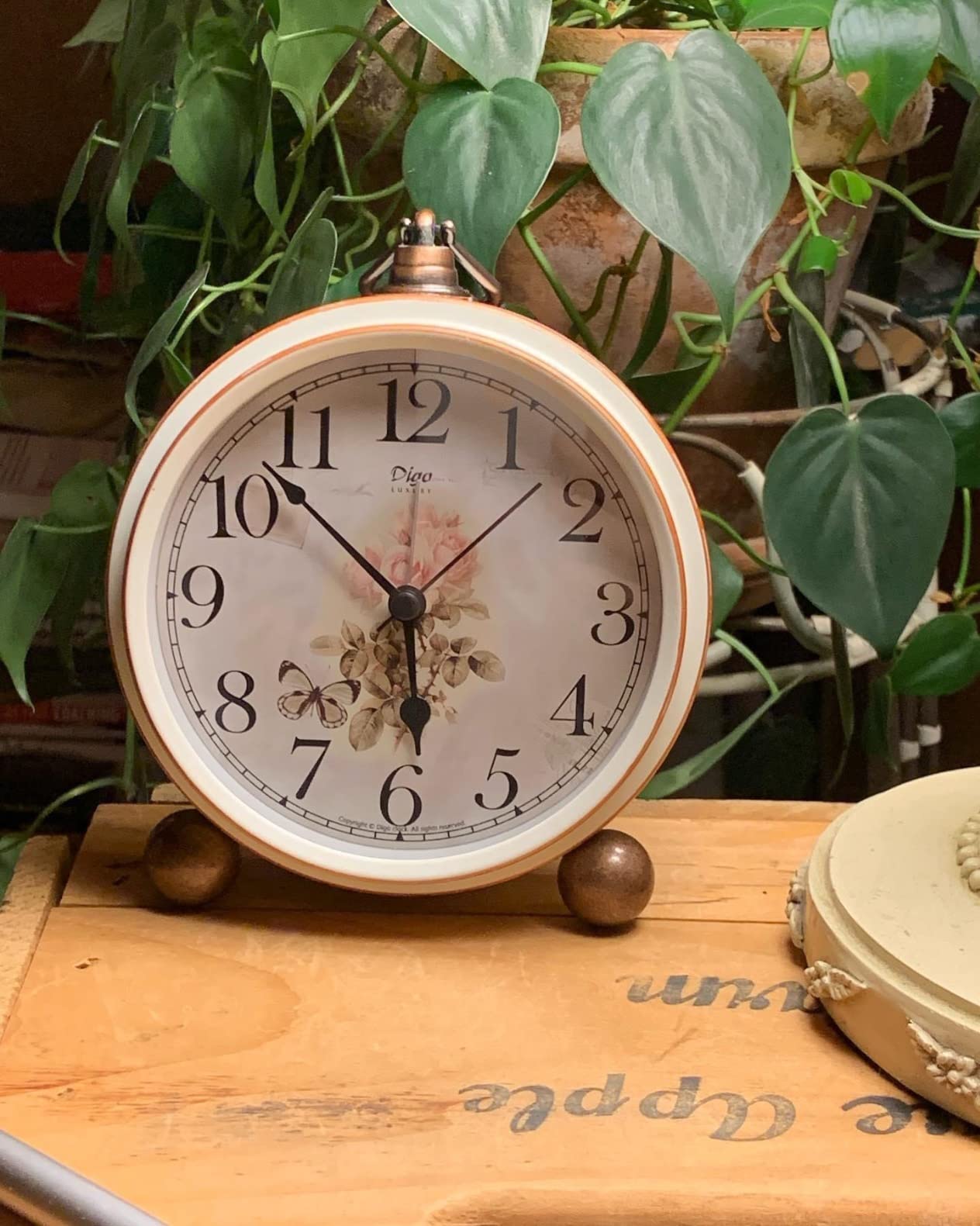 Maxspace Classic Vintage Clock - Elegant and Decorative Analog Clocks,Silent Non-Ticking Clock with Distressed Metal Frame for Office, Living Room or Bedroom customer photo 2