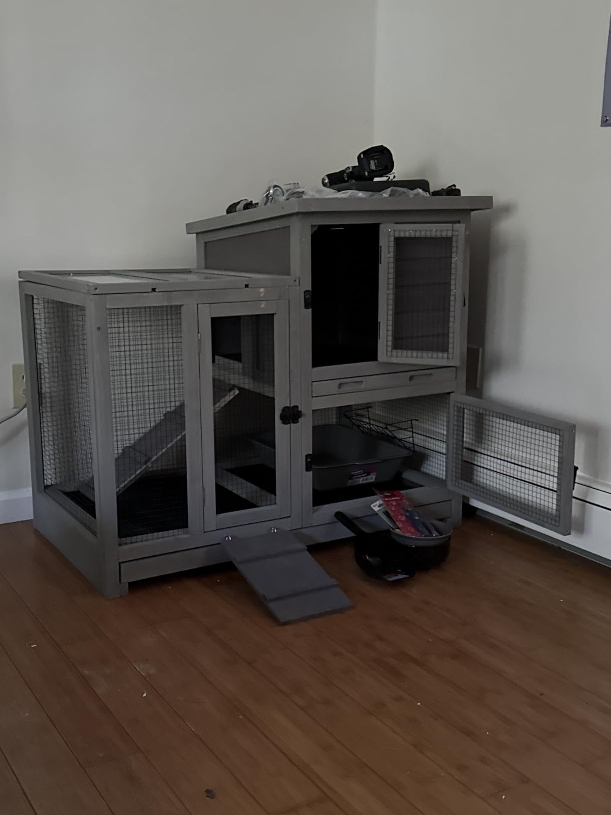 Aivituvin Rabbit Hutch Large Wooden Bunny House Guinea Pig Cages on Wheels, Two Trays, Indoor Outdoor customer photo 2