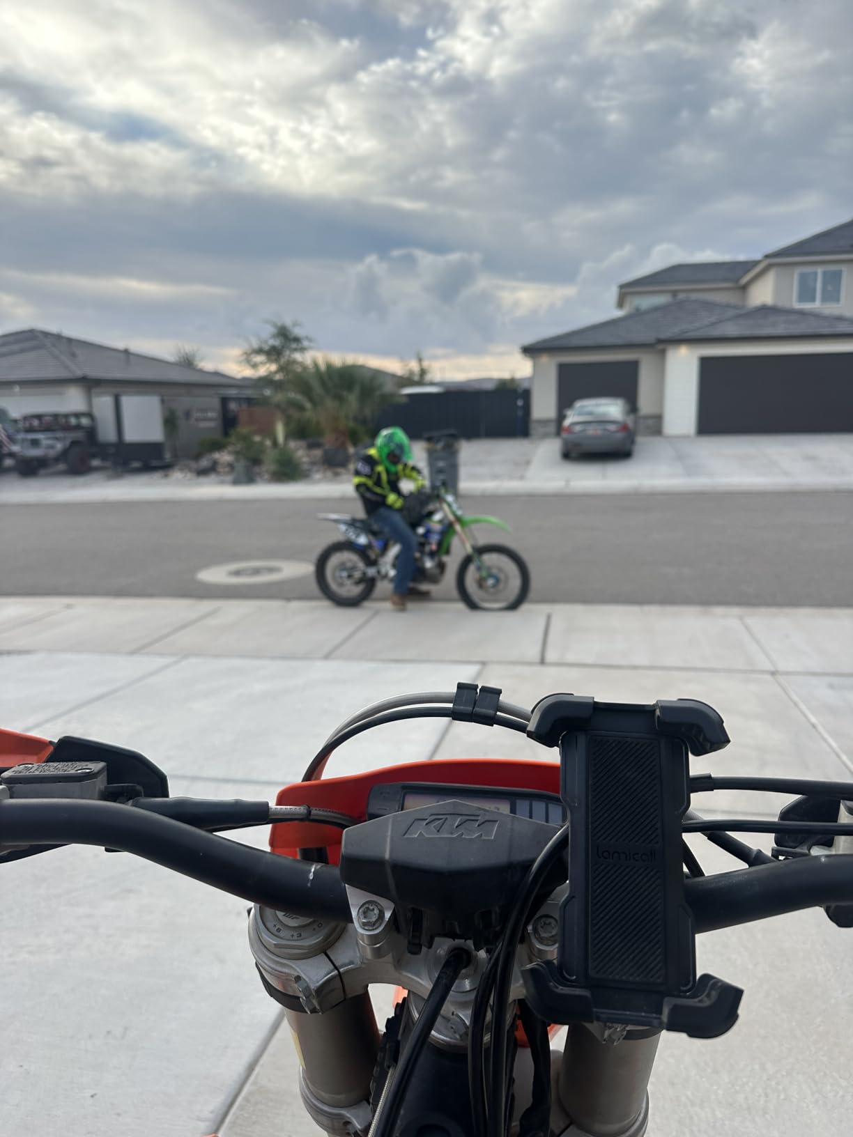 Lamicall Motorcycle Bike Phone Holder with Upgrade Quick Install Bar Clip customer photo 2