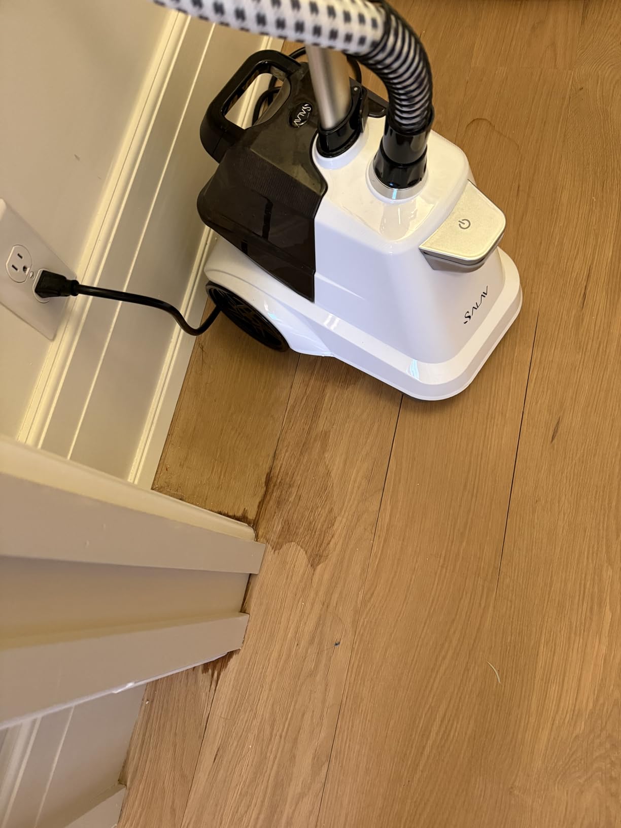 SALAV Heavy Duty Commercial Full-Size Garment Steamer with Foot Pedals and Extra Large 3L (101.5 oz) Water Tank, 1800 watts of Powerful Steam (Navy) customer photo 1