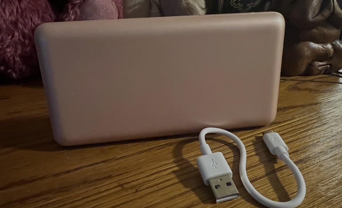 Belkin 20000mAh 15W 3 Port Power Bank, USB A to USB C Cable Included customer photo 2