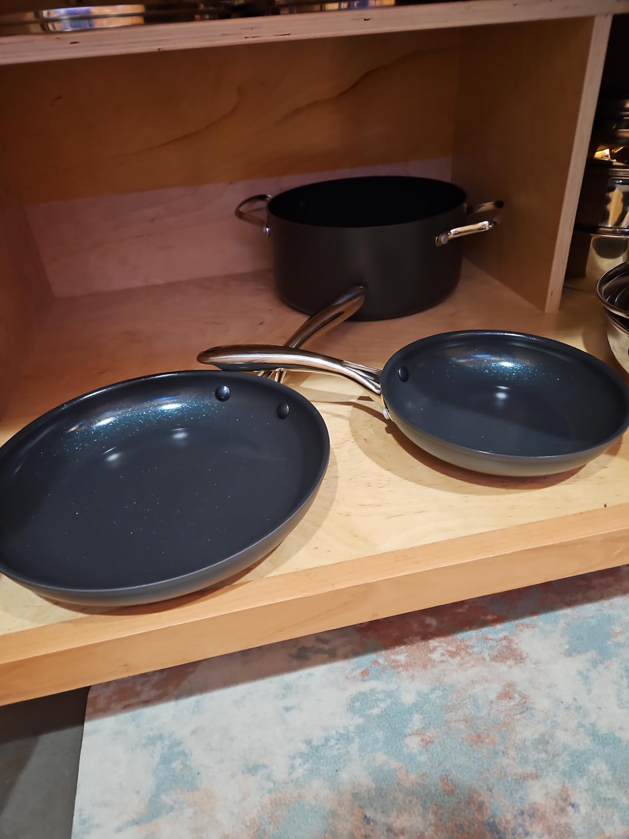 Blue Diamond 10 Piece Ultimate Hard Anodized Ceramic Nonstick Cookware Set | Diamond Infused PFAS-Free Nonstick Pots & Pans, Oven & Dishwasher Safe, Metal Utensil Safe, Scratch Resistant, Gray customer photo 2