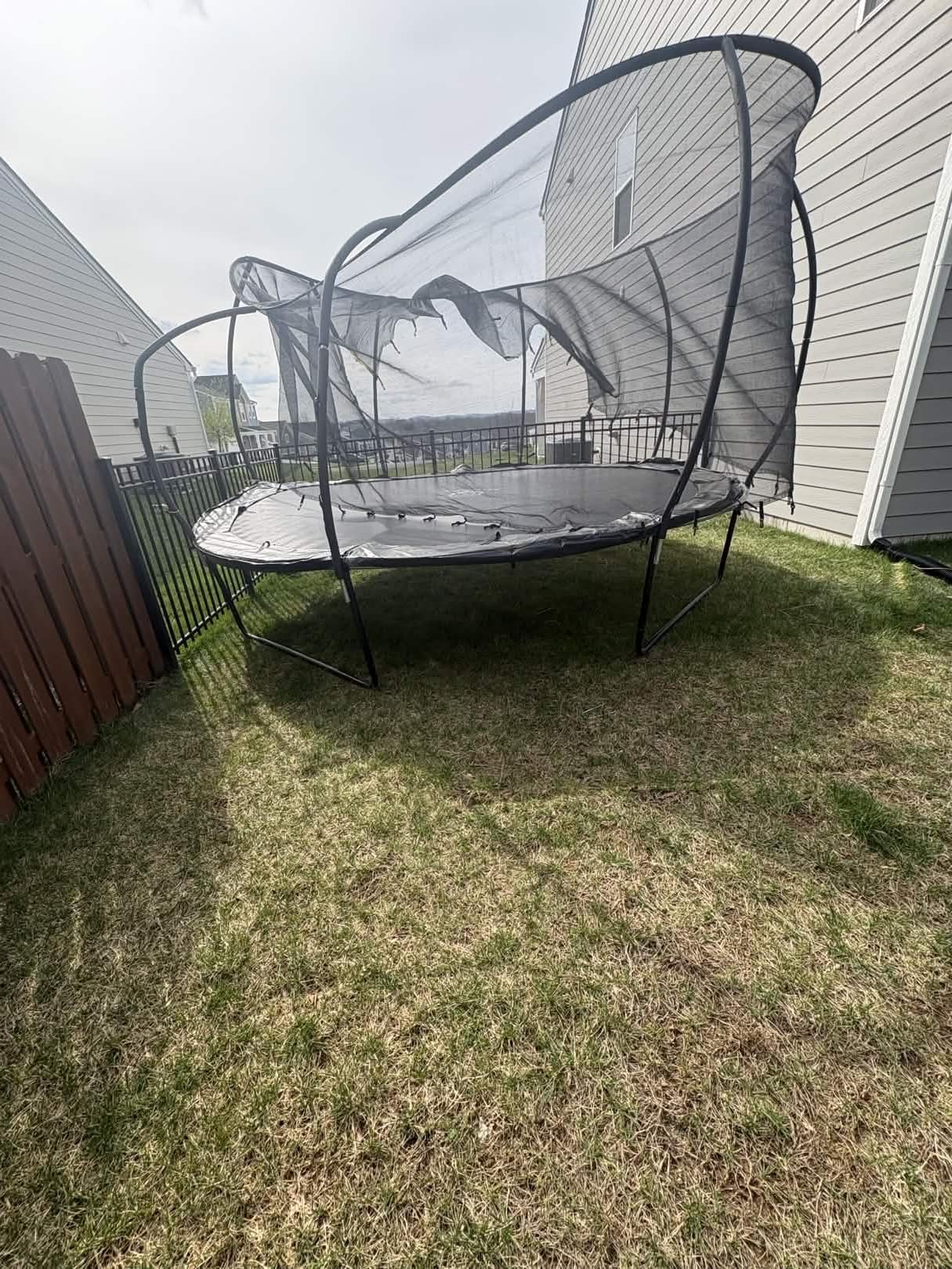 Jumpzylla Outdoor Trampoline with Net for Kids 8FT 10FT 12FT 14FT 15FT 16FT | ASTM-compliant trampoline with enclosure, non-slip ladder, rust-resistant galvanized steel frame, 8FT-16FT for kids & adults customer photo 1