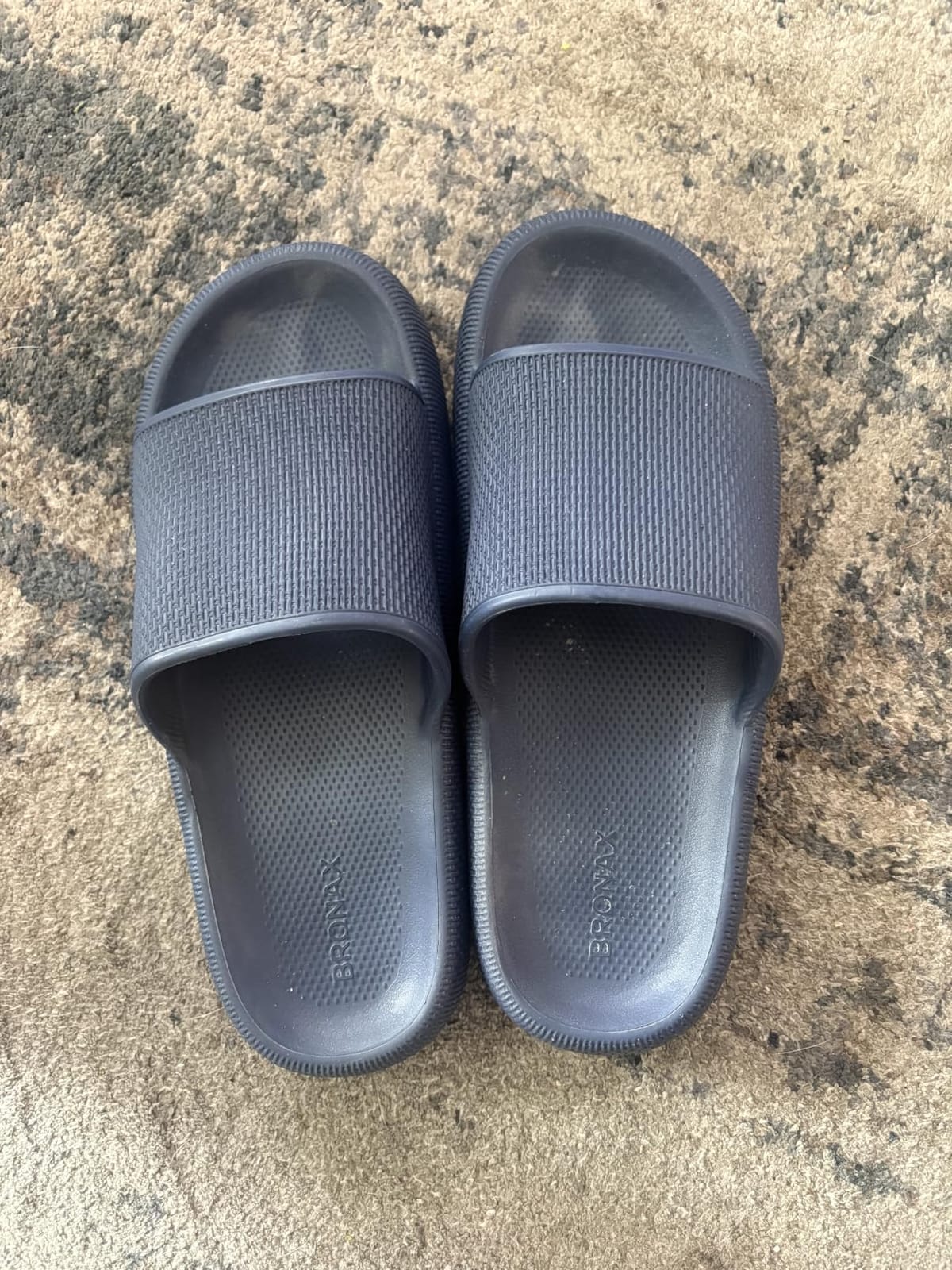 BRONAX Cushioned Thick Sole Pillow Slippers for Women and Men Y10 customer photo 2