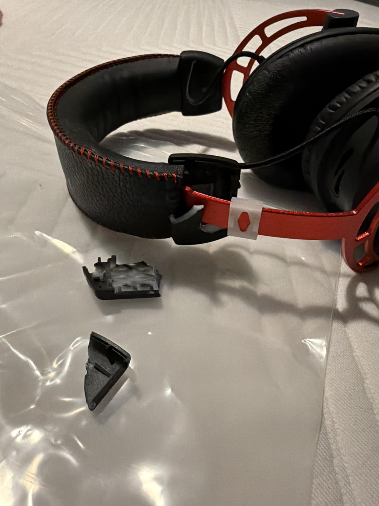 HyperX Cloud Alpha Wireless - Gaming Headset for PC, 300-hour battery life, DTS Headphone:X Spatial Audio, Memory foam, Dual Chamber Drivers, Noise-canceling mic, Durable aluminum frame,Red customer photo 1
