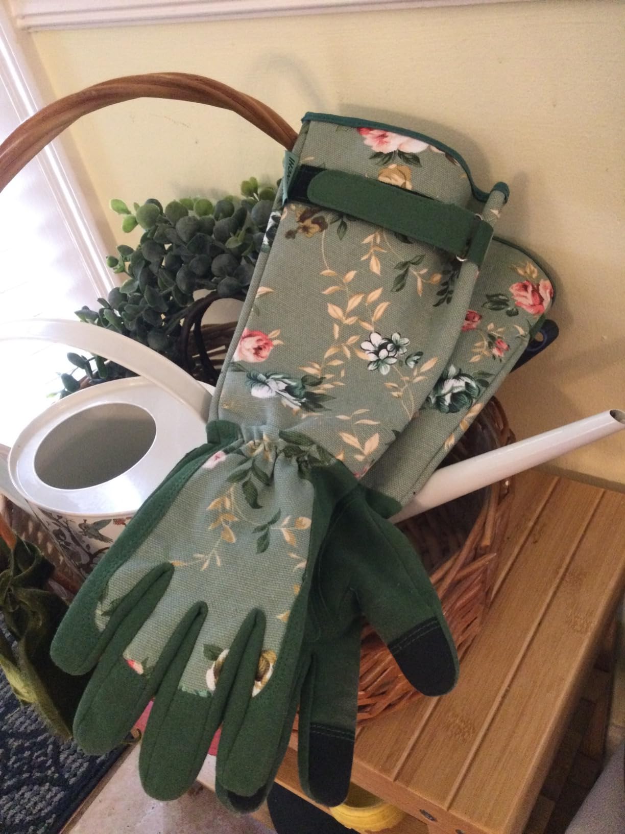 WANCHI Gardening Gloves for Women Gift,Yard Work Garden Gloves,Green Medium customer photo 2