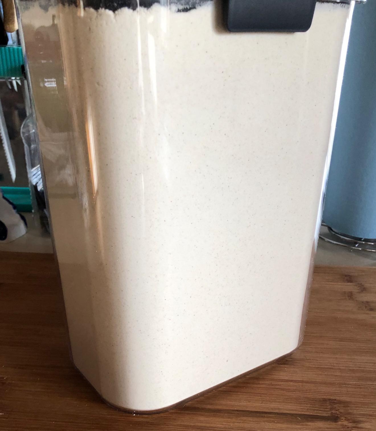 Rubbermaid Brilliance Airtight Cereal Food Storage Container, Shatterproof, BPA-Free and Dishwasher-Safe, 32oz Capacity customer photo 2