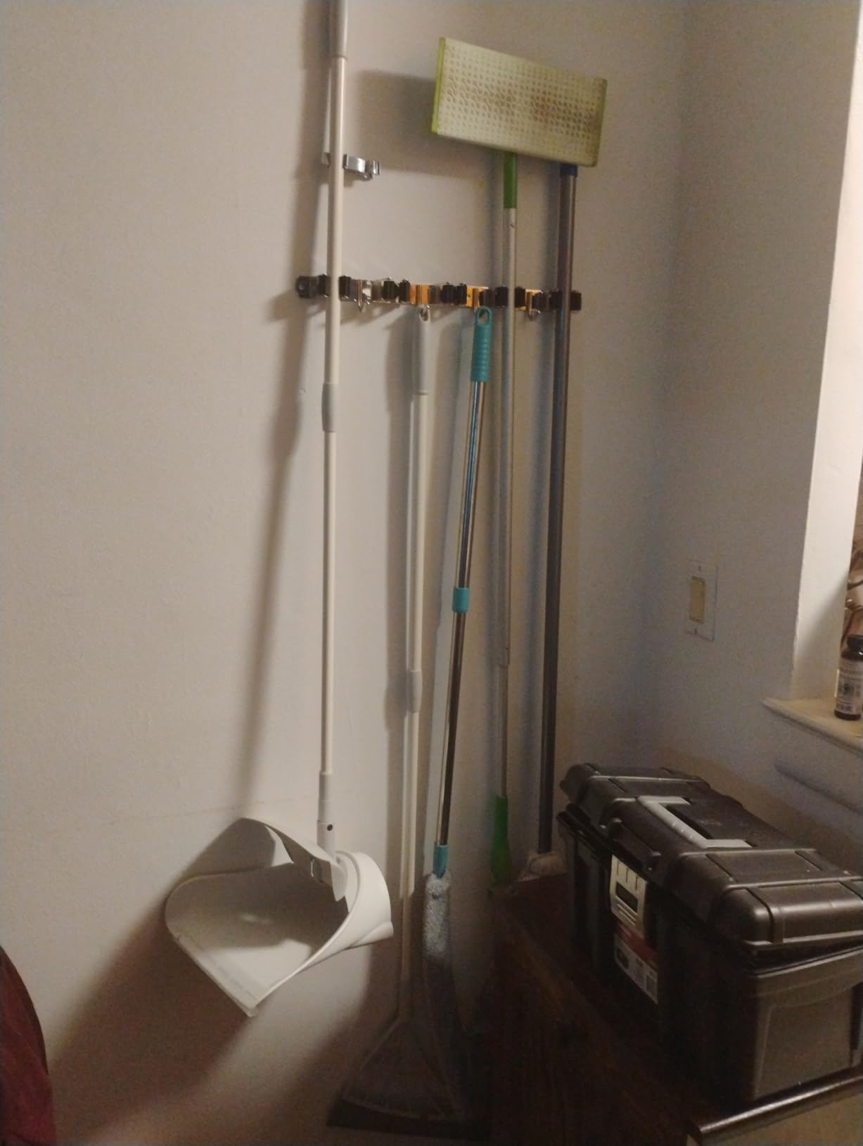 AceMining Broom Holder Wall Mount, 5 Racks 4 Hooks Heavy Duty Mop Organizer customer photo 1