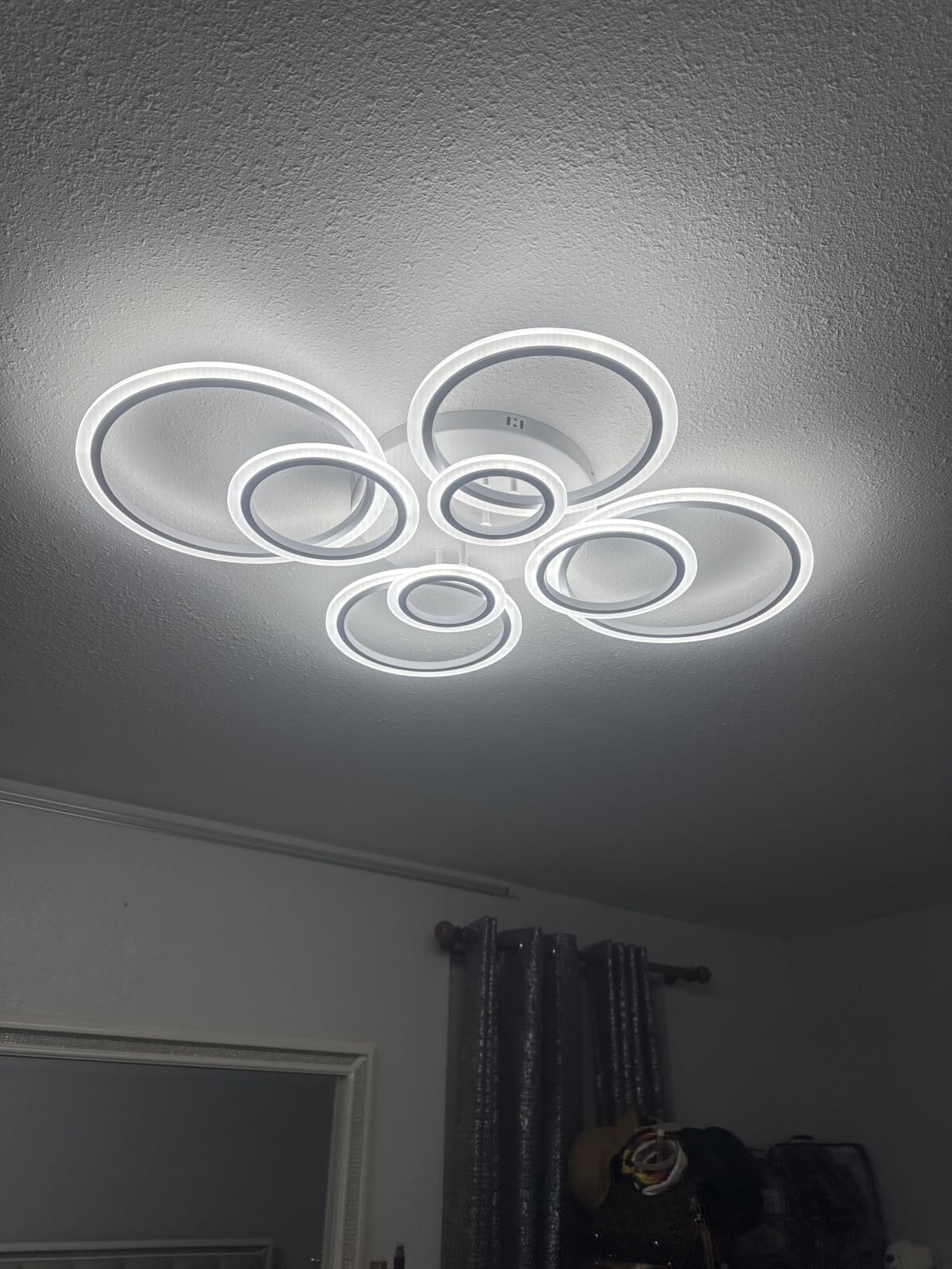 Shine LUEST Modern LED Ceiling Light, Dimmable LED Chandelier Flush Mount Ceiling Lights, Remote Control Acrylic Ring Ceiling Lamp Fixture for Living Room Dining Room Bedroom (White, 8 Rings) customer photo 1