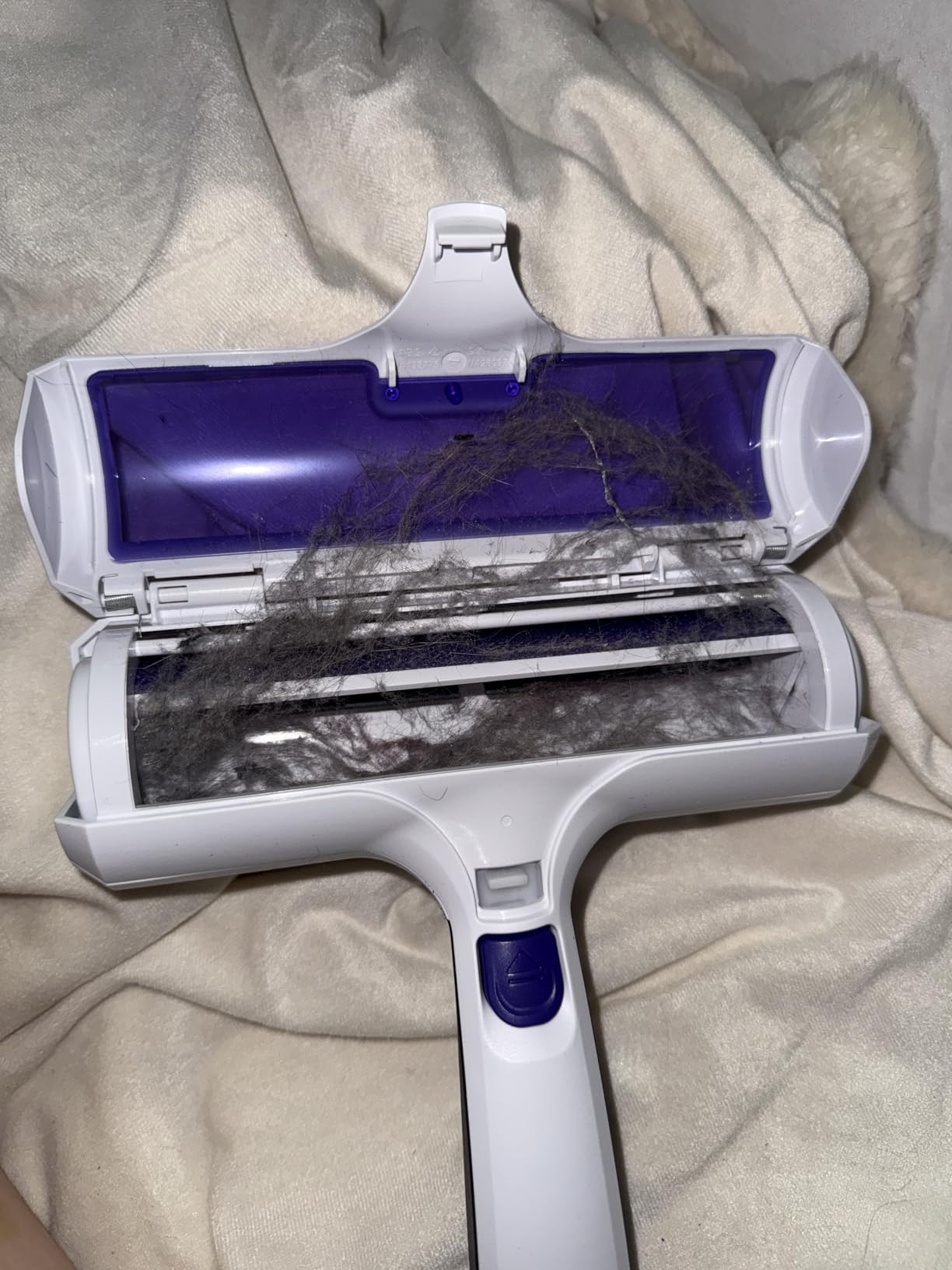 BLACK+DECKER Pet Hair Remover, Roller, Remove Dog Hair and Cat Hair Easily (HMSCT0001) customer photo 2