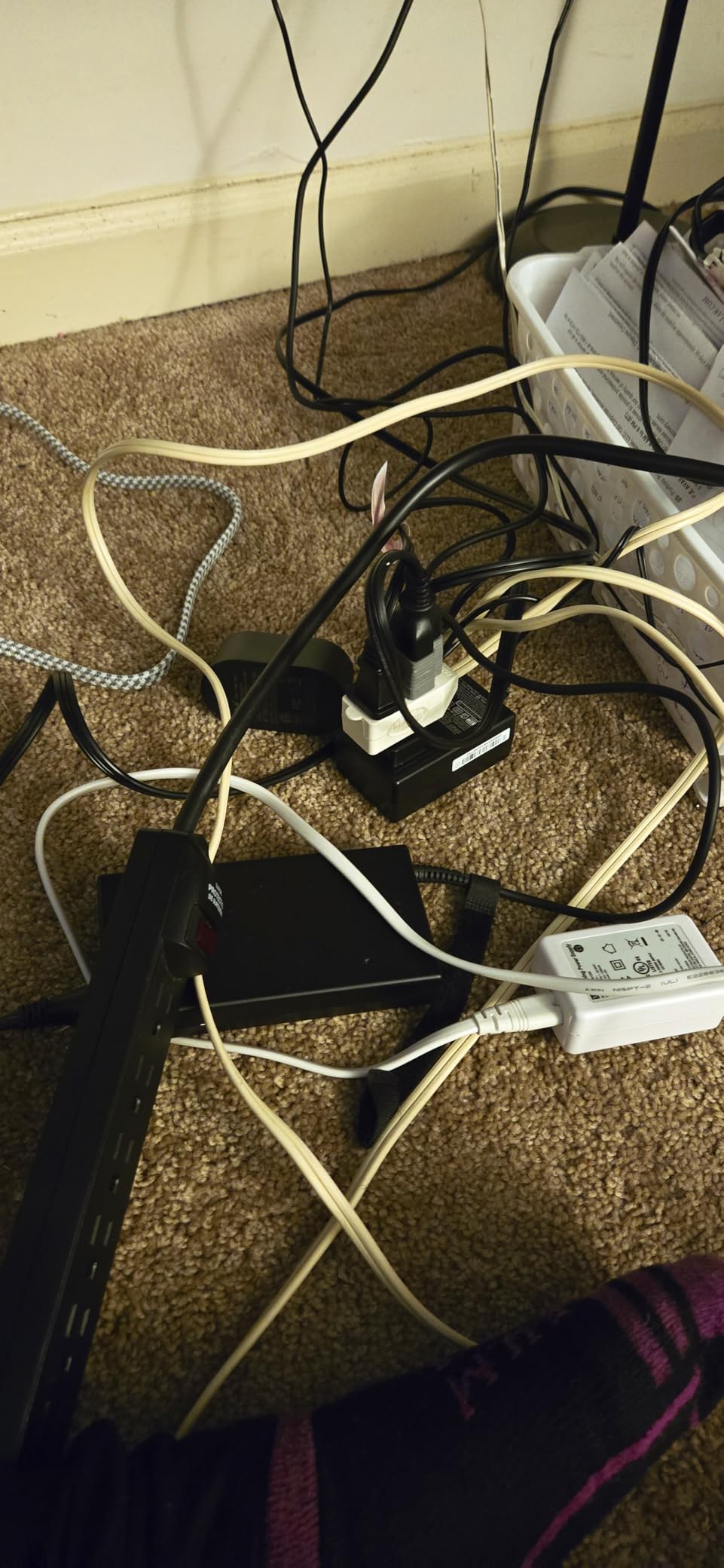 Surge Protector Power Strip - 10 FT Extension Cord with 12 AC Outlets 4 USB customer photo 1