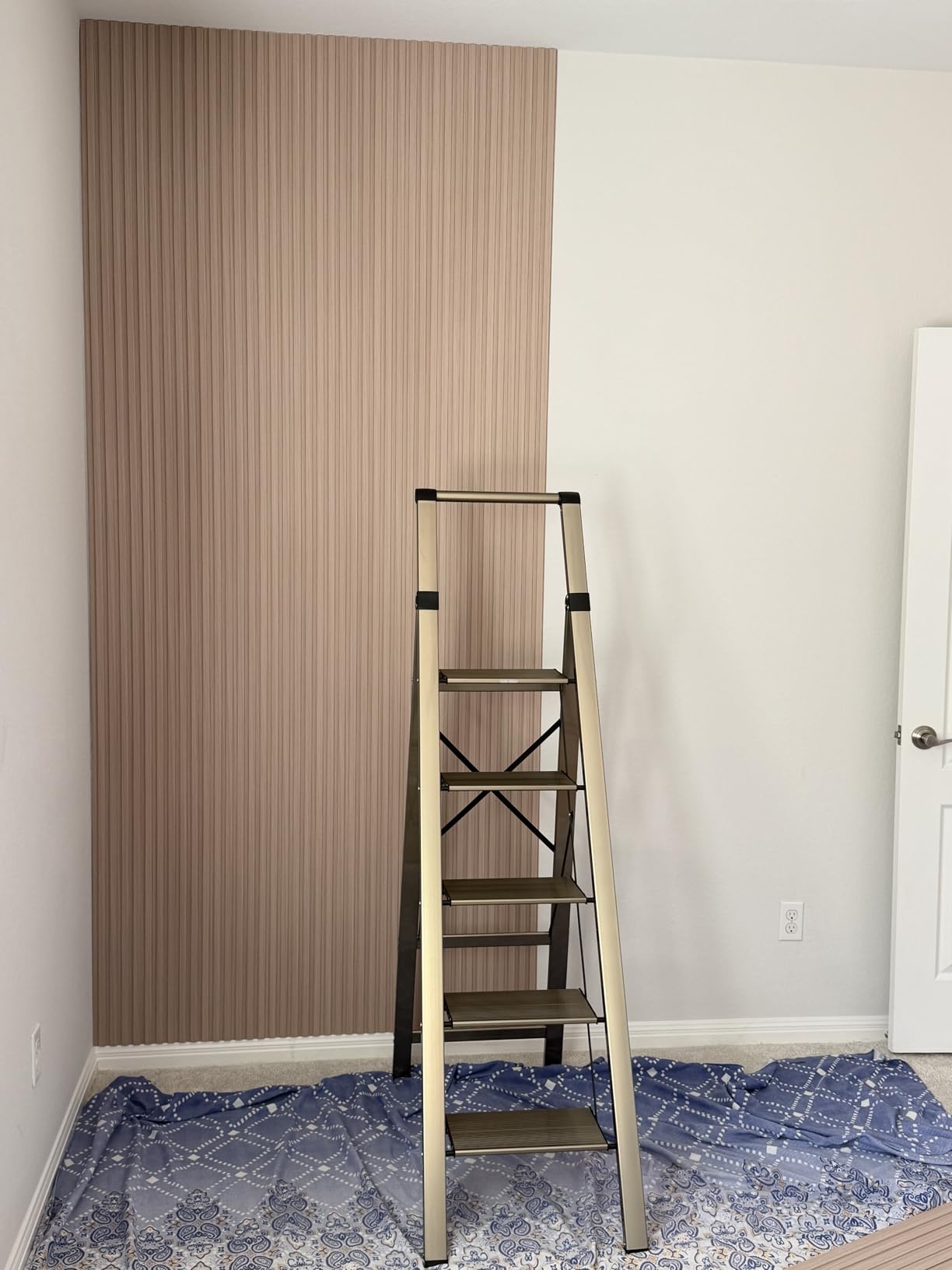 WOA WOA 5 Step Ladders for Home, 300lbs Load, 46'' Top Step, Black | 10ft Reach; For Closets, Kitchens; Anti-Slip Feet Suit Wood, Tile, Carpet; Rigid Aluminum Pedals; Handrail Adds Balance. customer photo 2