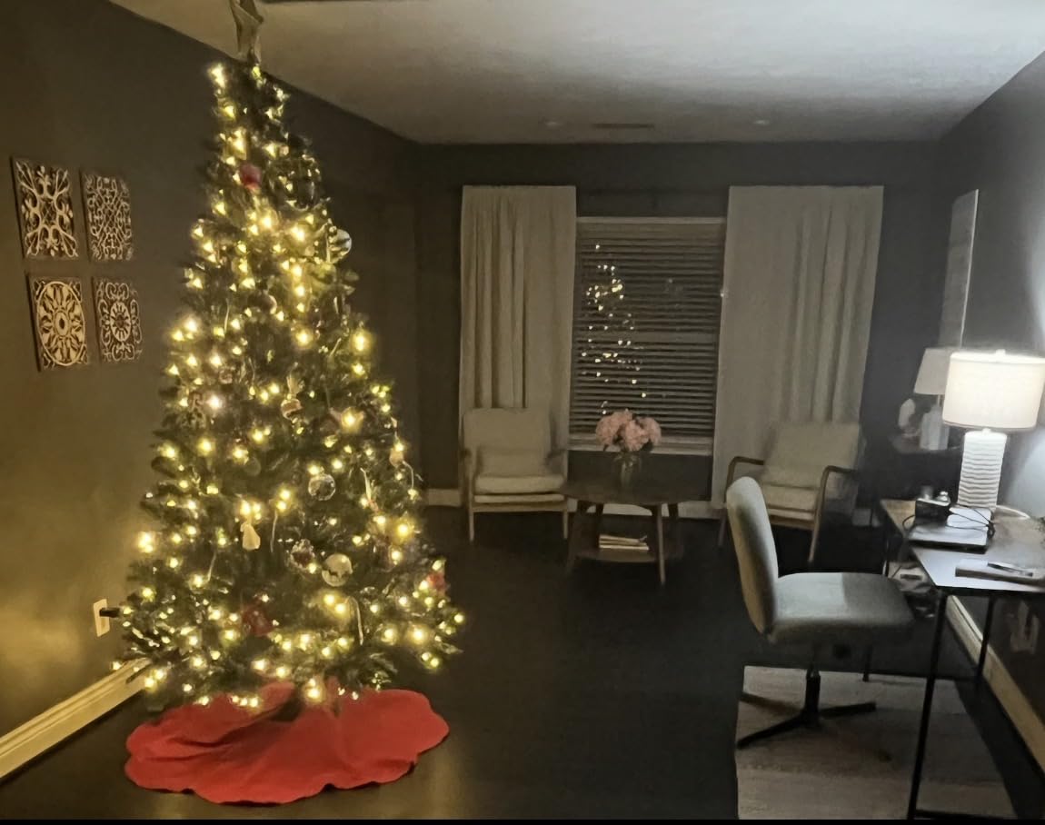 Hykolity 7.5 ft Prelit Christmas Tree with 1,450 Branch Tips, 450 Warm White Led Lights, Hinged Design and Sturdy Metal Stand customer photo 2