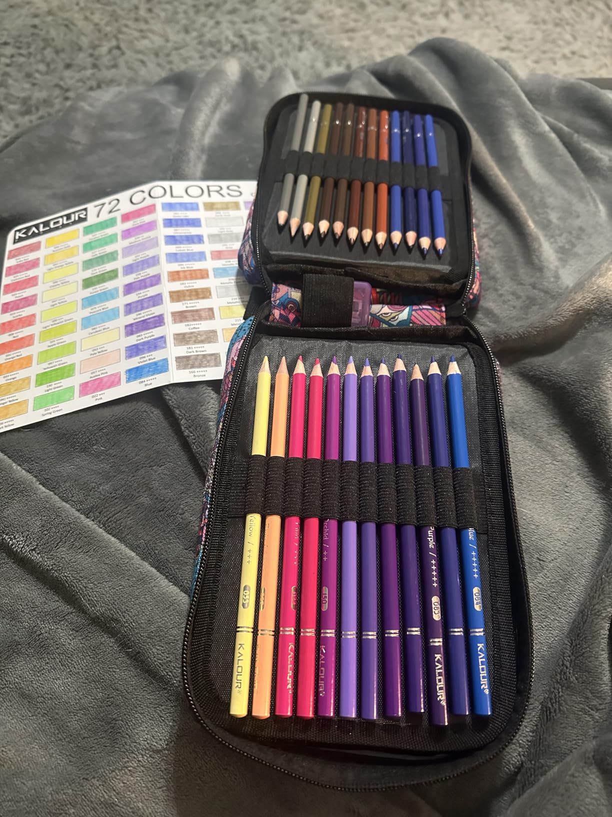 KALOUR 72 Colored Pencils for Adult Coloring Book,With Coloring Book,Zipper Slot Pencil Case,with Sharpener,Soft Core,7 Metallic Color,Ideal for Layering Blending,for Artists Beginners Kids(Pink) customer photo 2