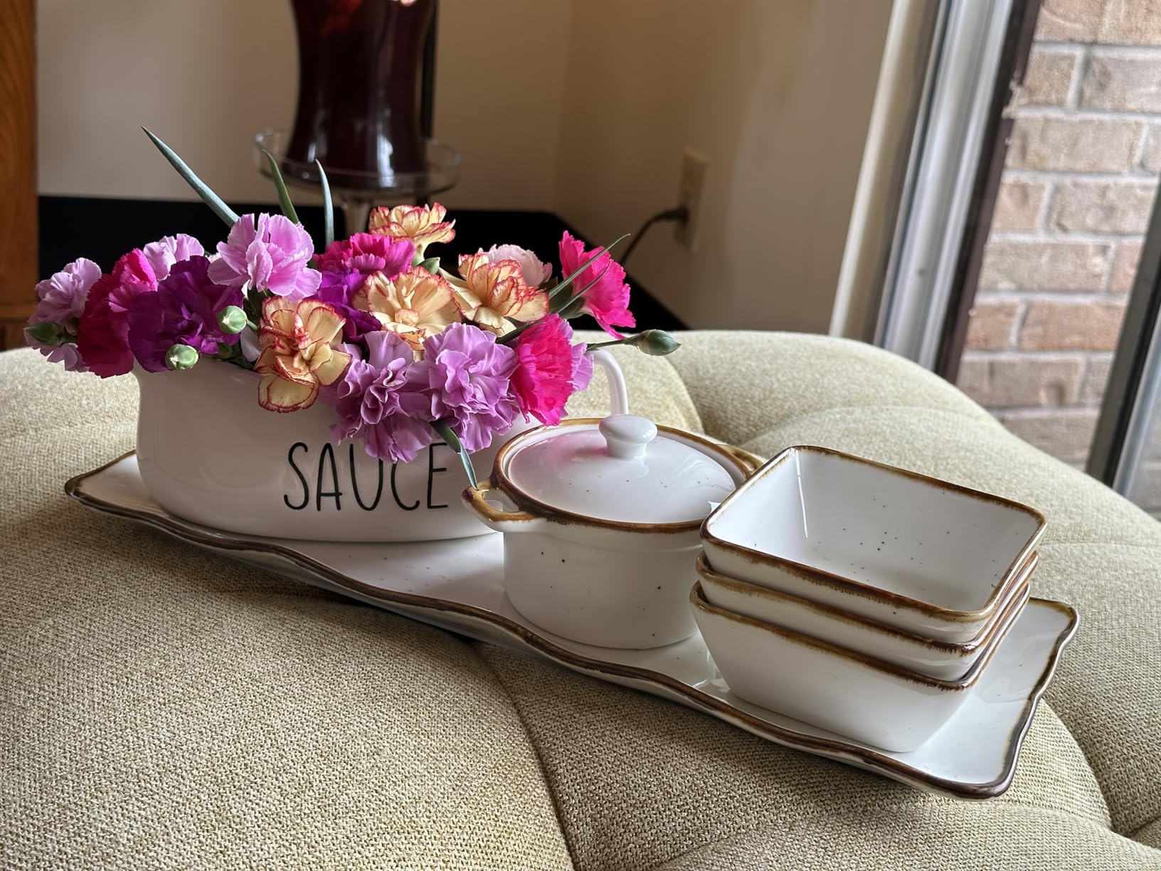 LE TAUCI 17oz Gravy Boat with Saucer Stand, Set of 1, Ceramic Sauce Boat with Tray for Salad Dressings, Creamer, Broth, Black Pepper, White customer photo 2