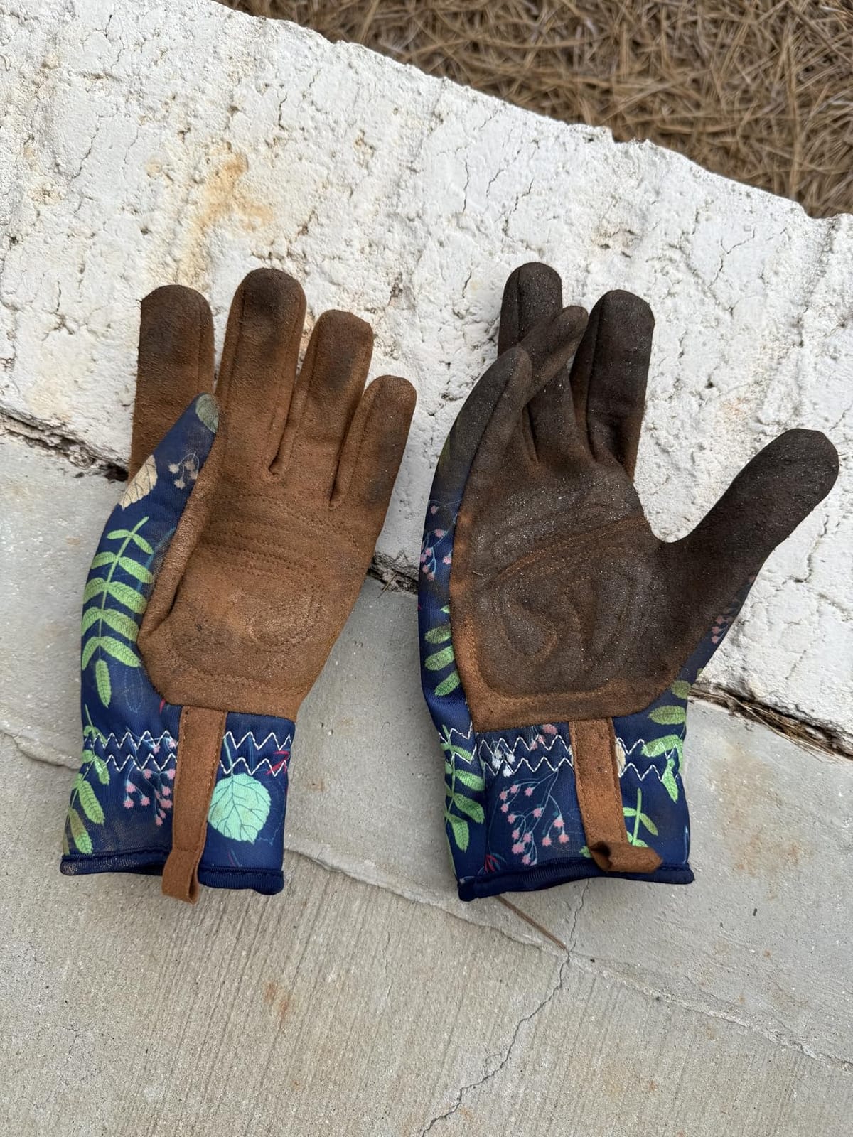 Womens Gardening Weeding Working Gloves, Leather Garden Glove for Women Thorn Proof No Stab for Digging, Planting,Pruning customer photo 2