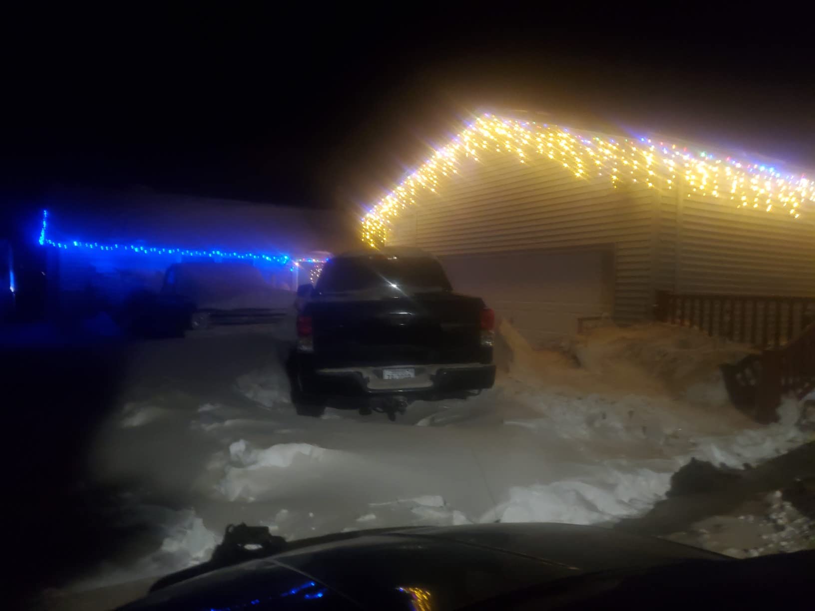 Blingstar Icicle Lights Christmas Lights Outdoor 49.2 Ft 440 LED Extendable Dripping Lights 8 Modes Warm White Icecycle String Lights Cascade for Indoor Outside Xmas Holiday House Decor, Clear Wire customer photo 2