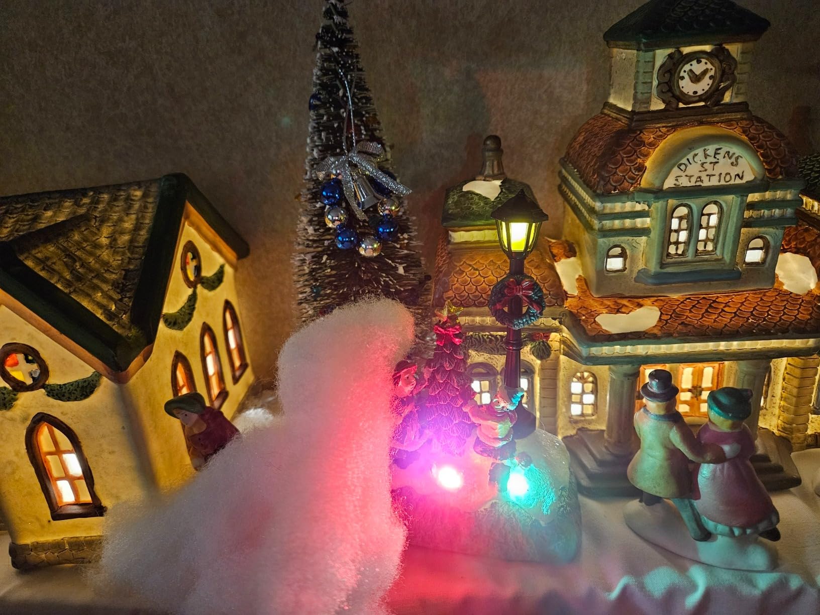 Karenhi 2 Pcs Christmas Village Set with LED Light Figurines,Rustic Style customer photo 2
