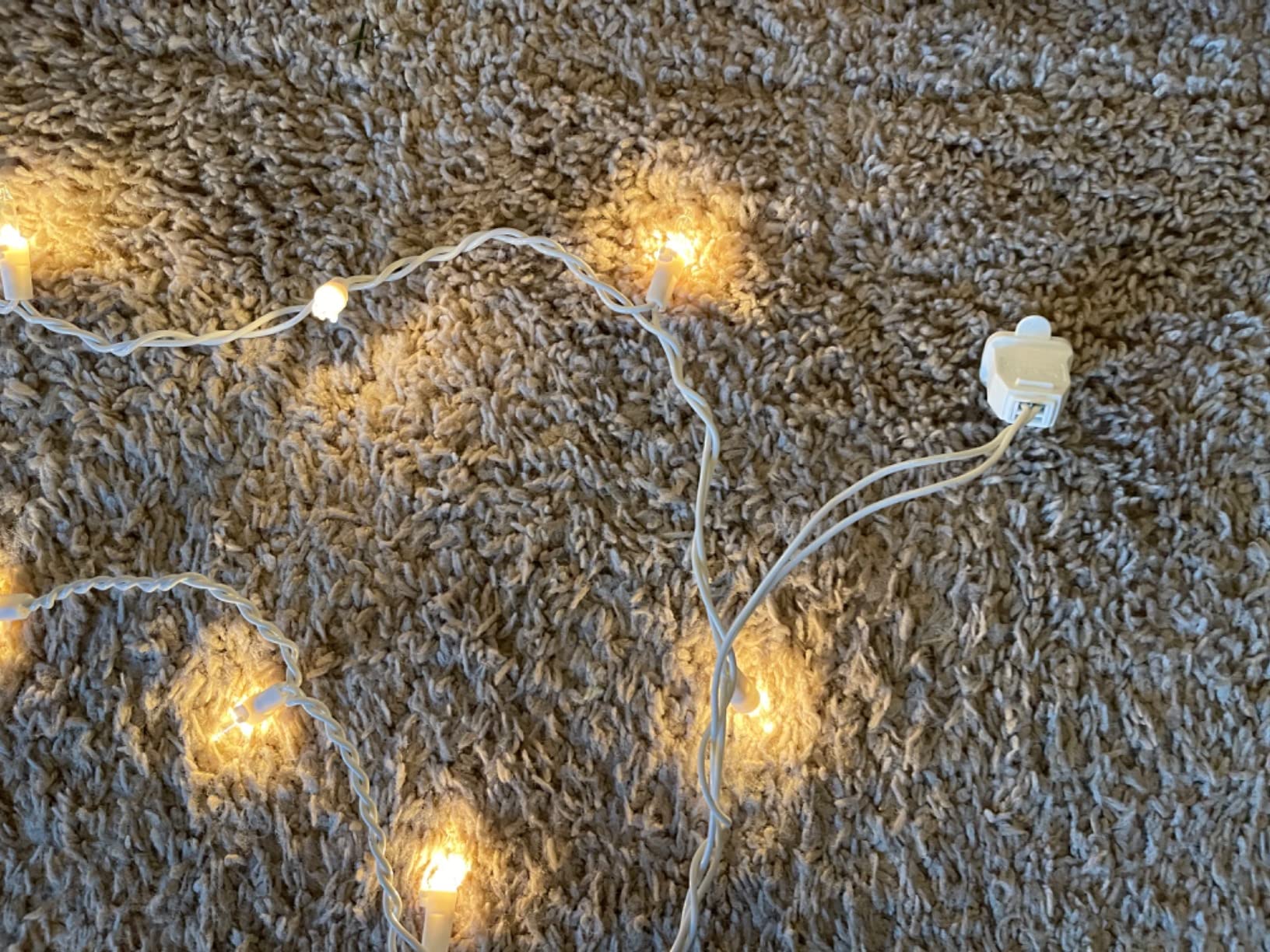 YOUNGAR Icicle Lights Outdoor, 23FT 200 Connectable Icicle Christmas Lights customer photo 1