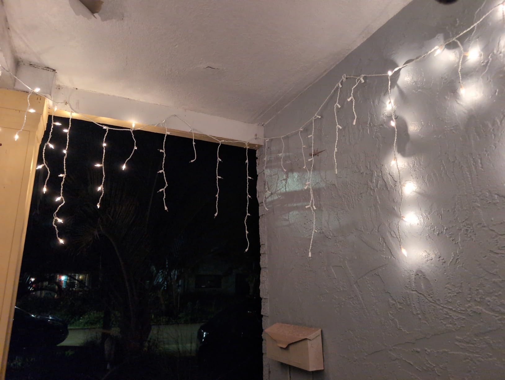 YOUNGAR Icicle Lights Outdoor, 23FT 200 Connectable Icicle Christmas Lights customer photo 2