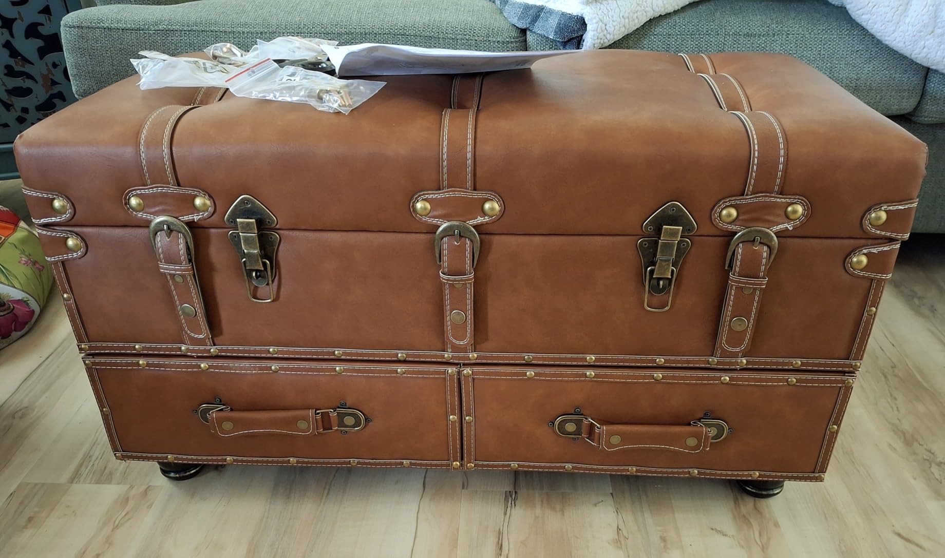 Vintage Treasure Chest Bench with Latch Closure and Buckle Trunk , Farmhouse Faux Leather Storage Ottoman Bench for Living Room, Entryway, Bedroom, Sponge Padded Orange customer photo 1