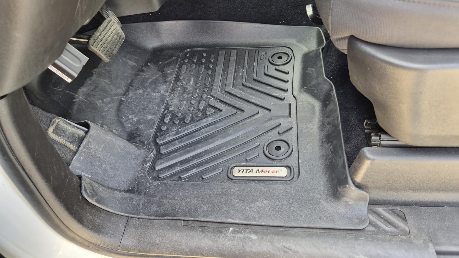 YITAMOTOR Floor Mats for 2019-2026 Chevrolet Silverado/GMC Sierra 1500 & 2020-2026 Chevy Silverado/GMC Sierra 2500HD/3500HD Crew Cab With Underseat Storage Box Bucket Seat, 1st & 2nd Row, Black customer photo 2