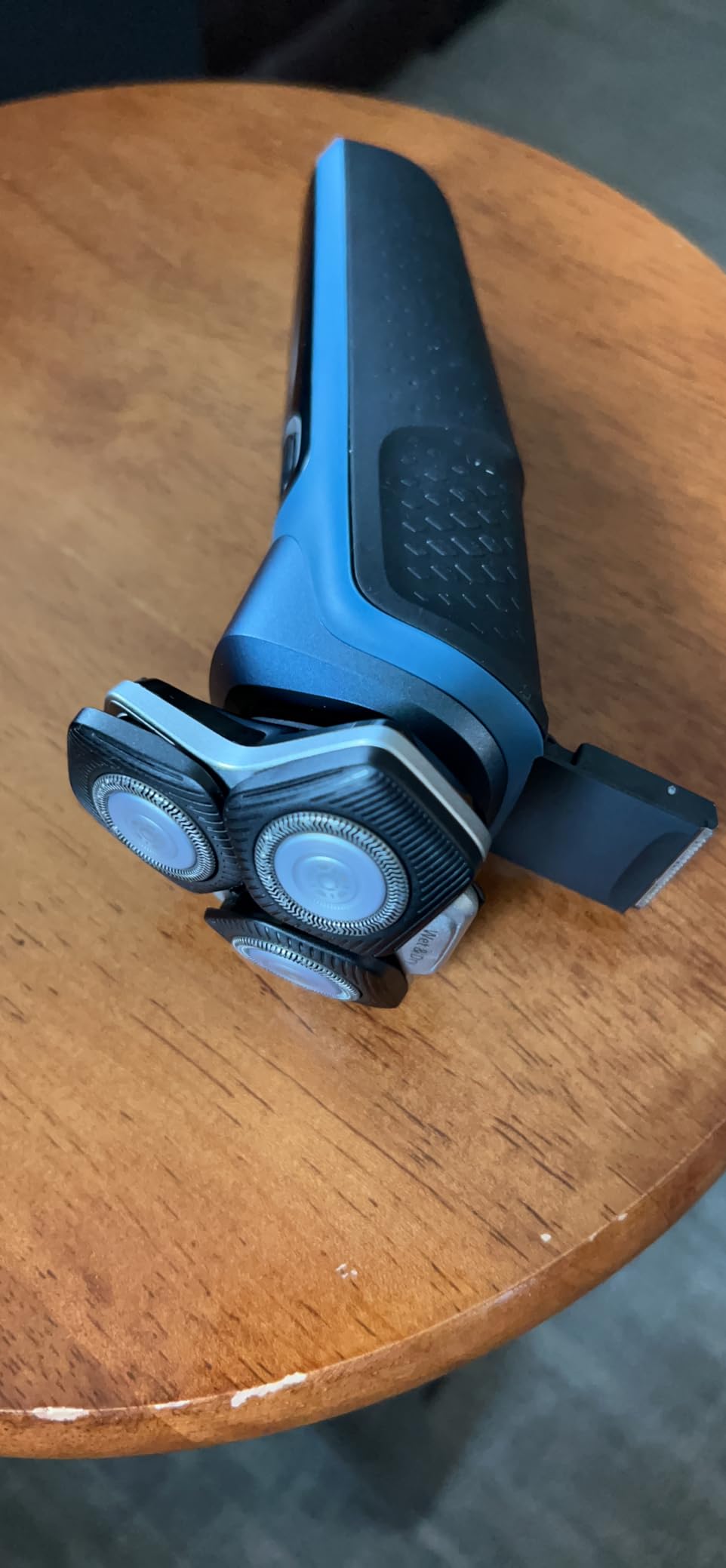 Philips Norelco 5400 Electric Shaver, Storm Blue | 45 Self Sharpening SteelPrecision Blades, 360° Flexible Heads, SenseIQ Technology, LED Display, Pop-up Trimmer, S5880/81 customer photo 2