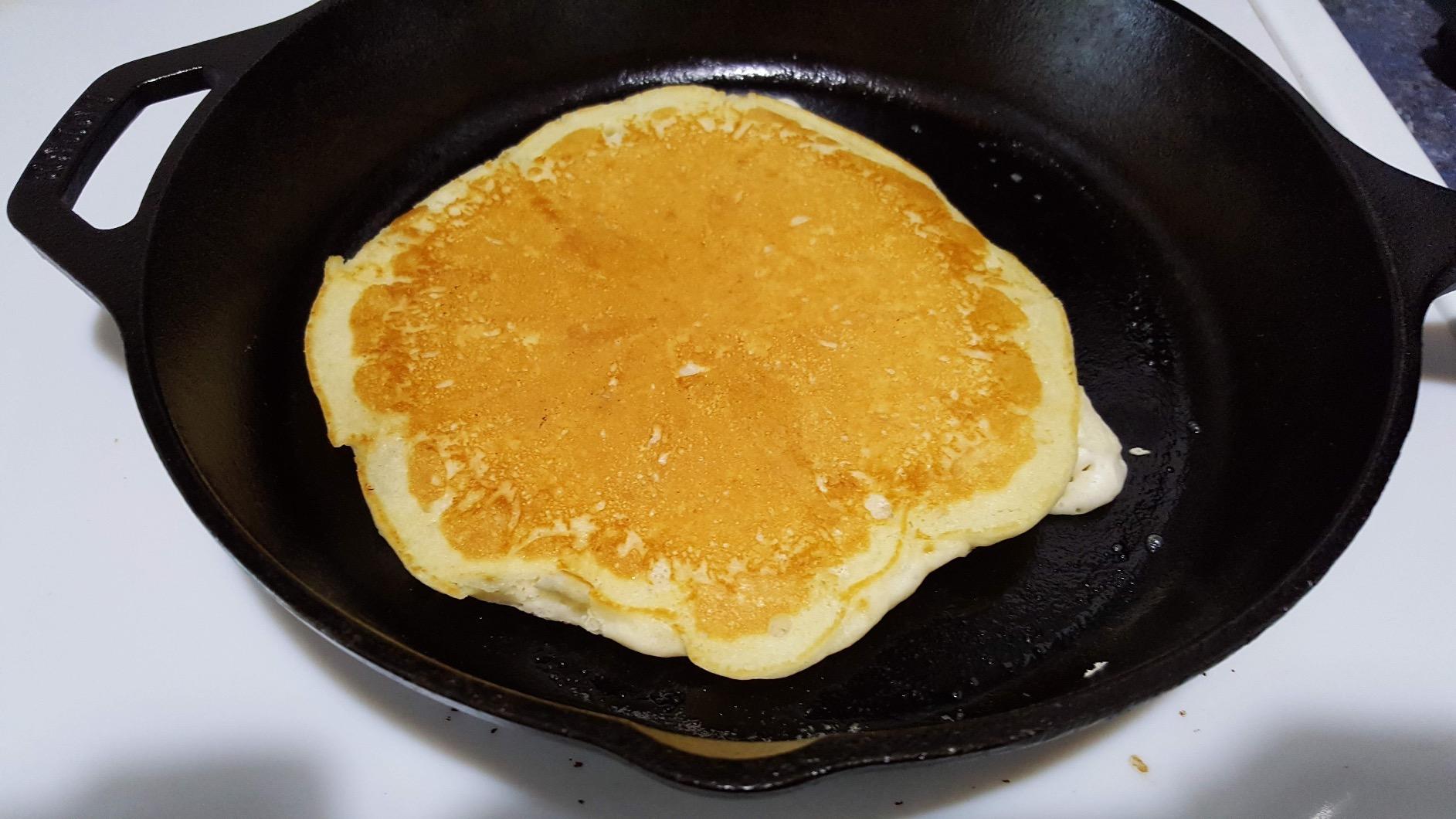 Lodge Pre-Seasoned Cast Iron Skillet Set, 8, 10.25 and 12 Inches | Non-Toxic & Naturally Non-Stick Cast Iron Pan, Compatible with Oven, Stove, Grill & Campfire, Made in USA customer photo 2