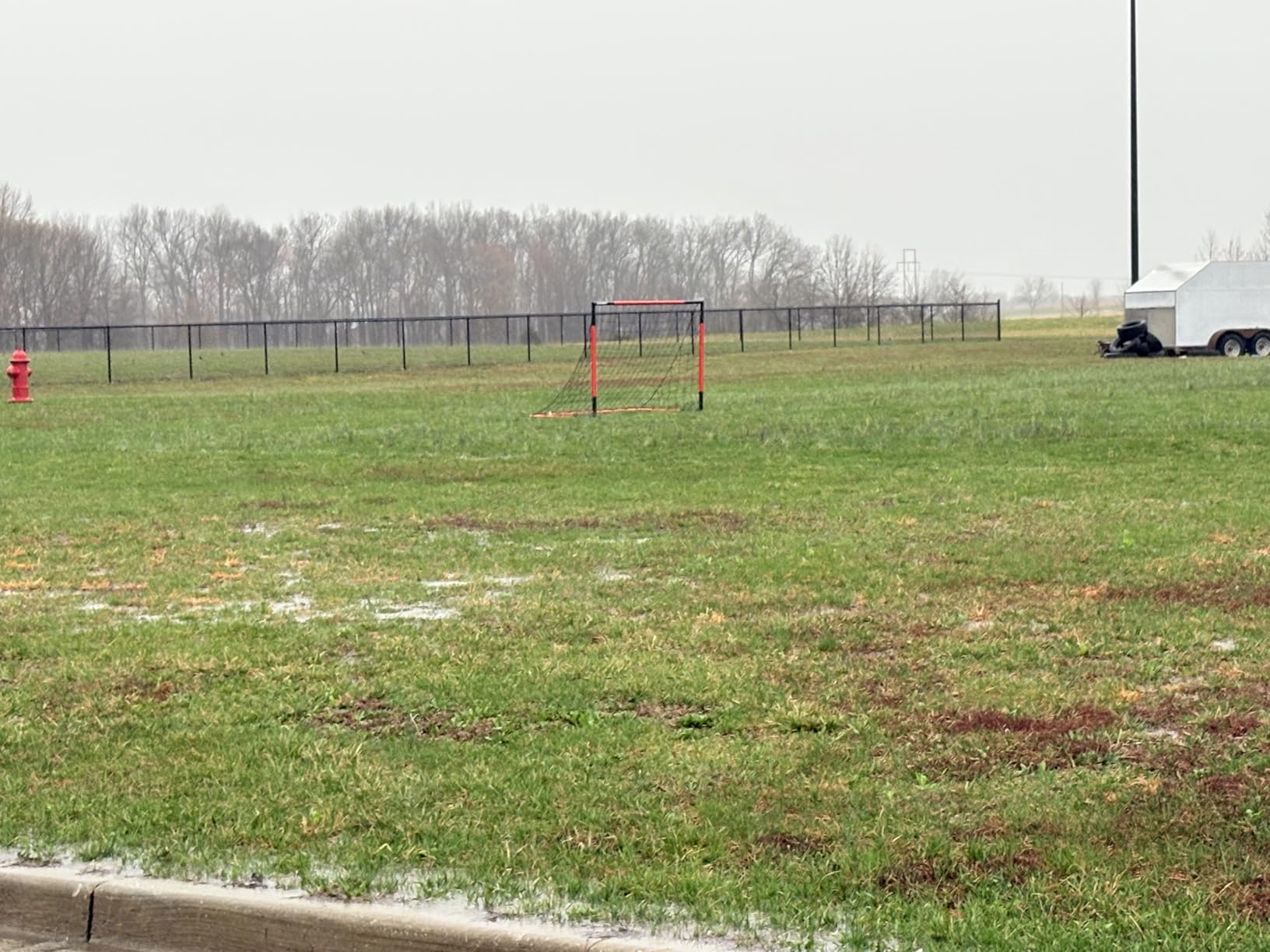 KAIHAOWIN Soccer Goal 3'x2.5'|6'x4'|8'x6'|10'x6.6'-Steel Frame Goal Post All Weather Soccer Net-Quick Assembly Training Sports Soccer Goals for Backyard Indoor Outdoor-Heavy Duty Metal Soccer Goals customer photo 2