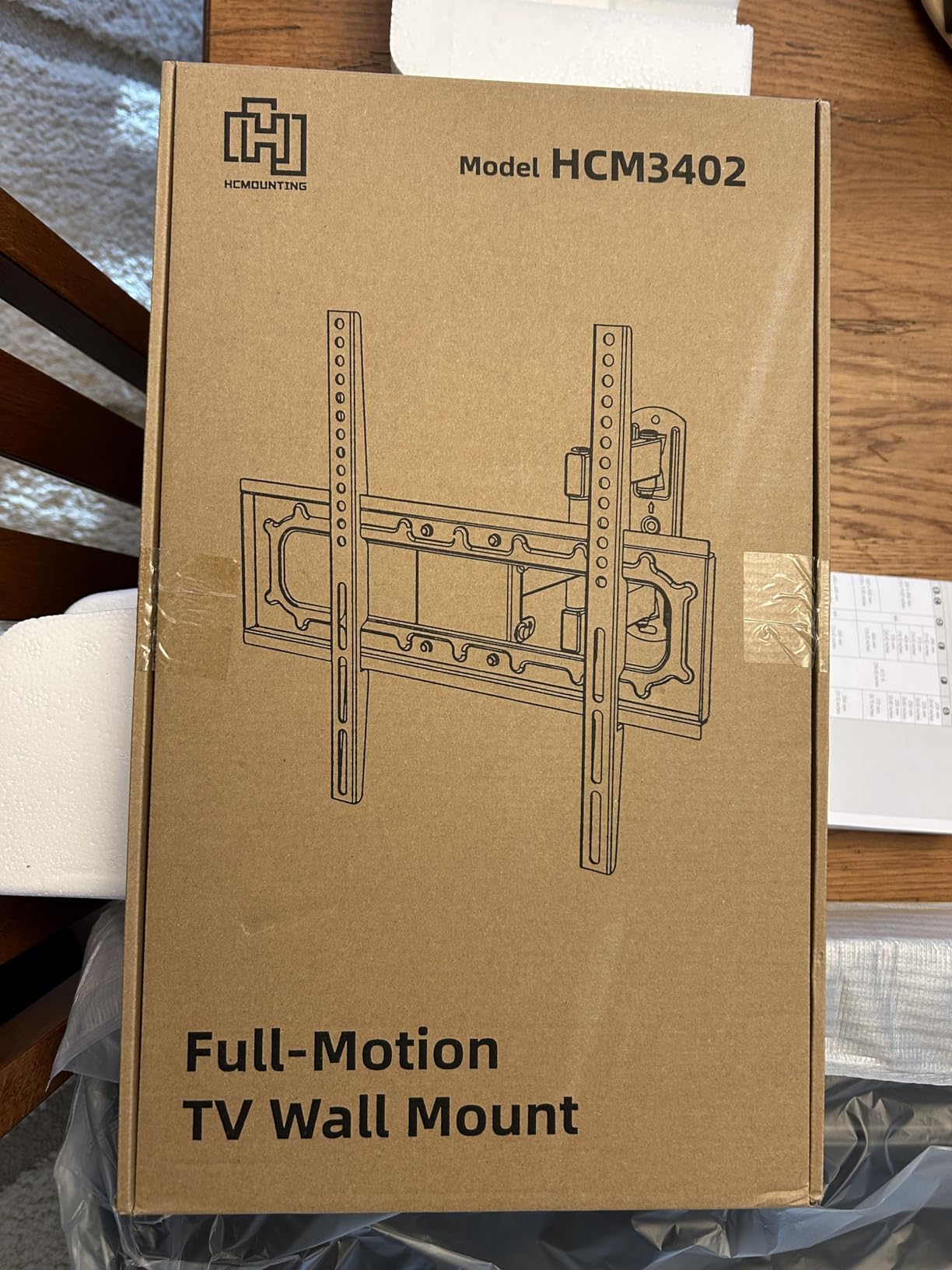 HCMOUNTING Outdoor Weatherproof Full Motion TV Wall Mount for 26-65 inch Flat & Curved TVs | Weatherproof Bracket For Outdoor, Stainless Steel, Single Stud Anti-Drop, Swivel & Tilt, Holds 88 Lbs, Max Vesa 400x400mm customer photo 1