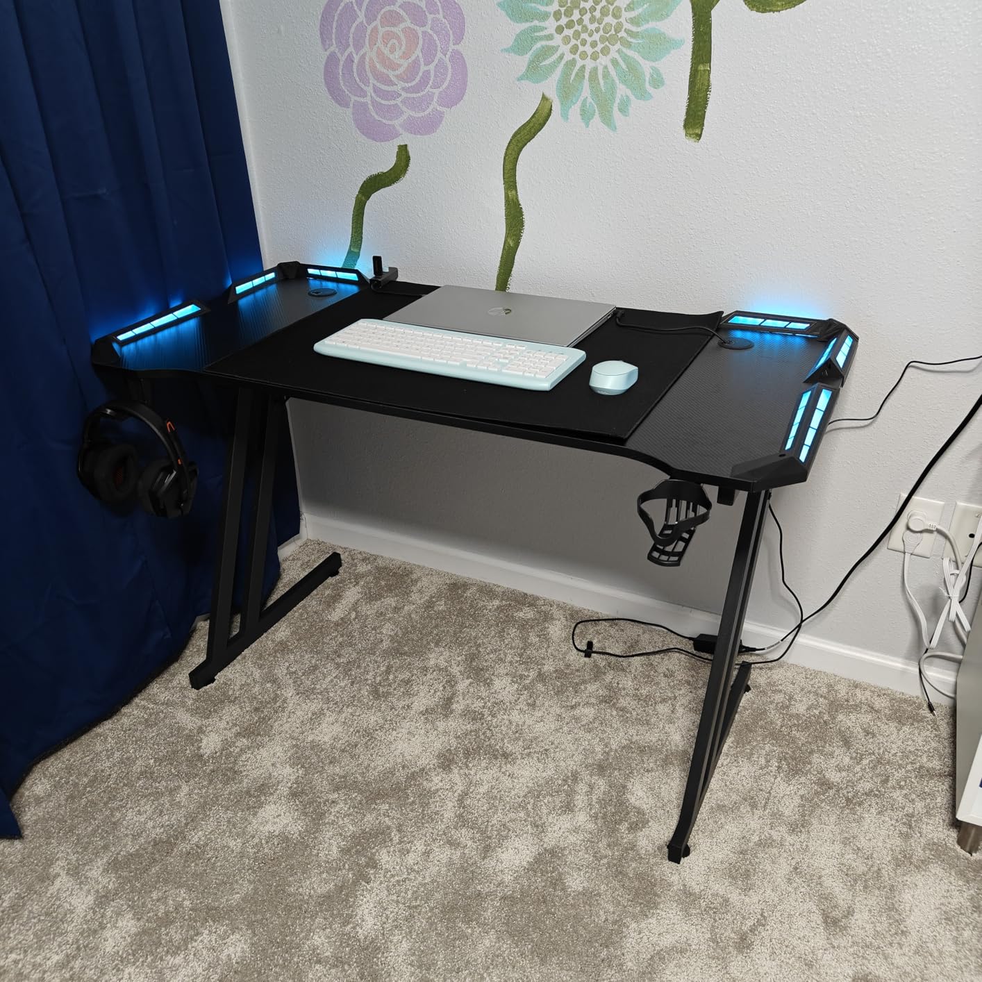 HLDIRECT 63 Inch Gaming Desk Z Shaped Carbon Fiber Computer Desk with LED customer photo 2