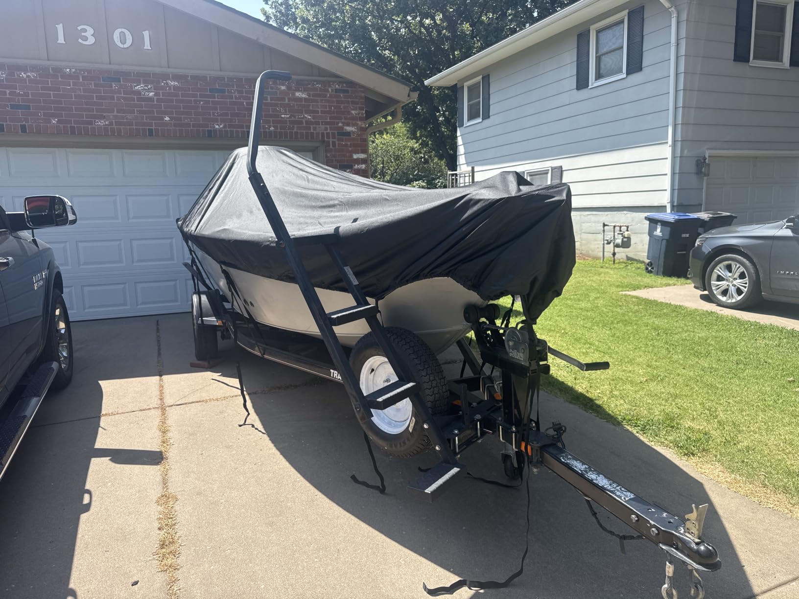 Boat Cover 16-18.5 ft, 1200D Waterproof V-Hull, Black | Fits 16 foot 17ft 18 ft Bass Tracker Boat, Heavy Duty, UV & Tear-Resistant, Air Vents, 11 Straps & Motor Cover customer photo 1