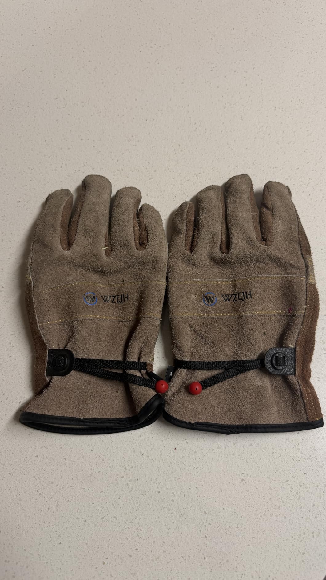 WZQH Leather Work Gloves for Men or Women.Gardening,Welding,Coffee-grey M customer photo 1