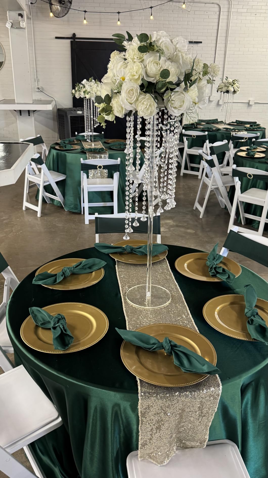 Allpop Resin Folding Chair with Vinyl Padded Seat, 550LB Capacity, 4 Pack Comfortable Chair Set for Party Wedding Events, Black customer photo 1
