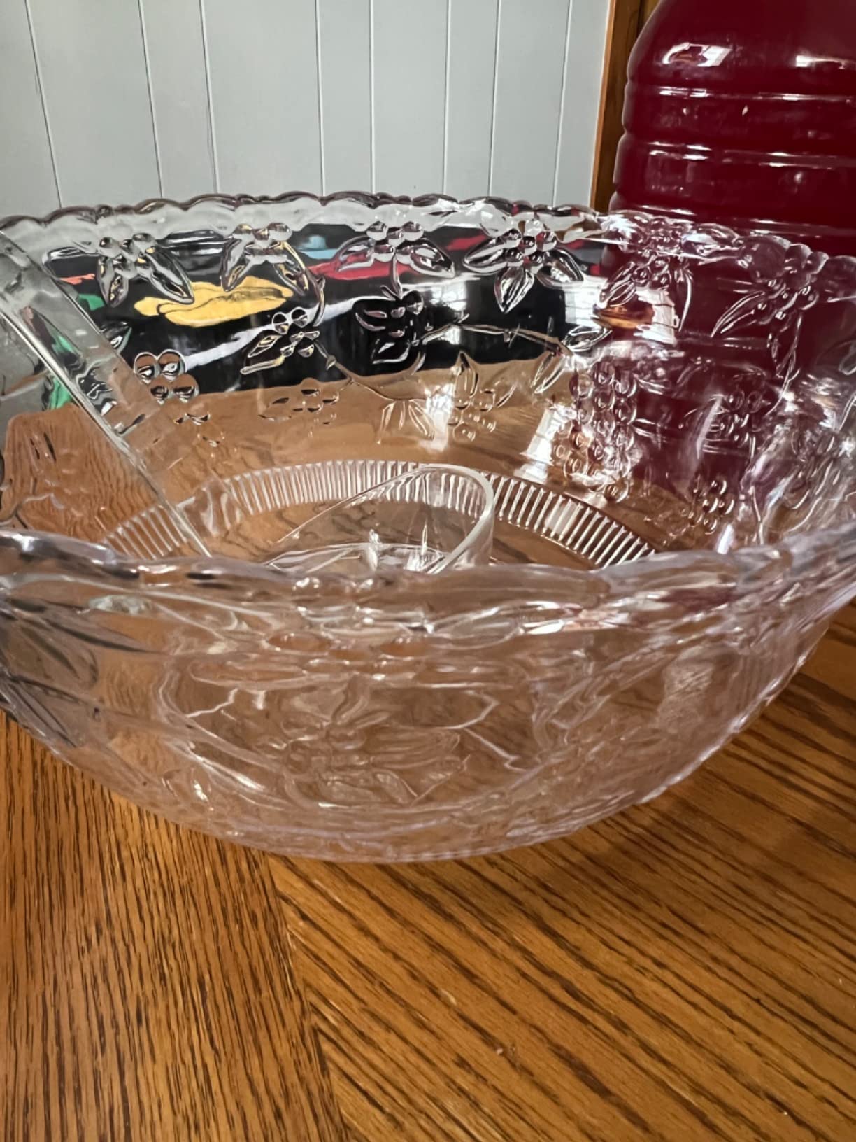 Plastic Punch Bowl with Ladle – Clear Punch Plastic Bowls – BPA Free Recyclable Punch Set of Bowl and 5 oz. Ladle – Embroidered Punch Bowl with Serving Ladle for Parties customer photo 1