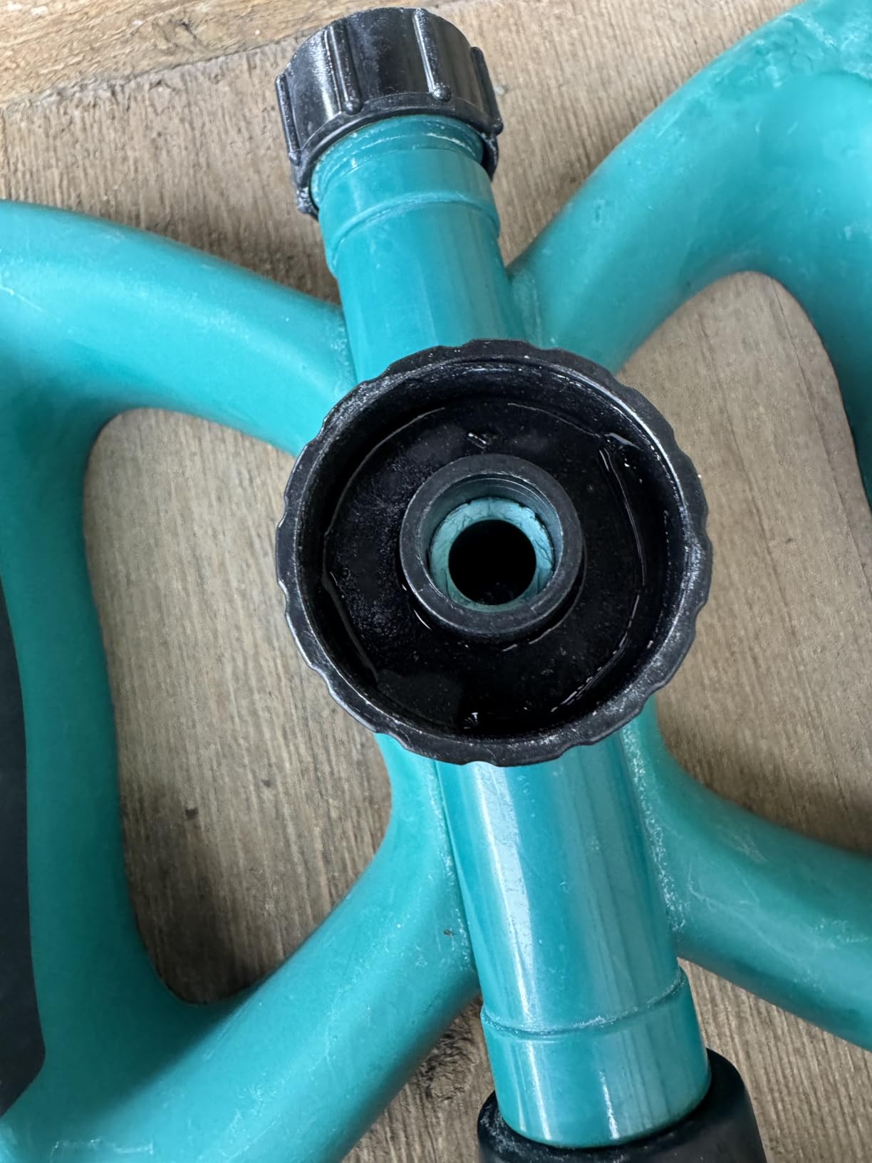 Joeys Sprinkler for Yard, Rotating Garden Sprinkler with 3 Adjustable Arms, Weighted Base, Expandable Connection, Lawn and Yard Sprinklers (Green) customer photo 1