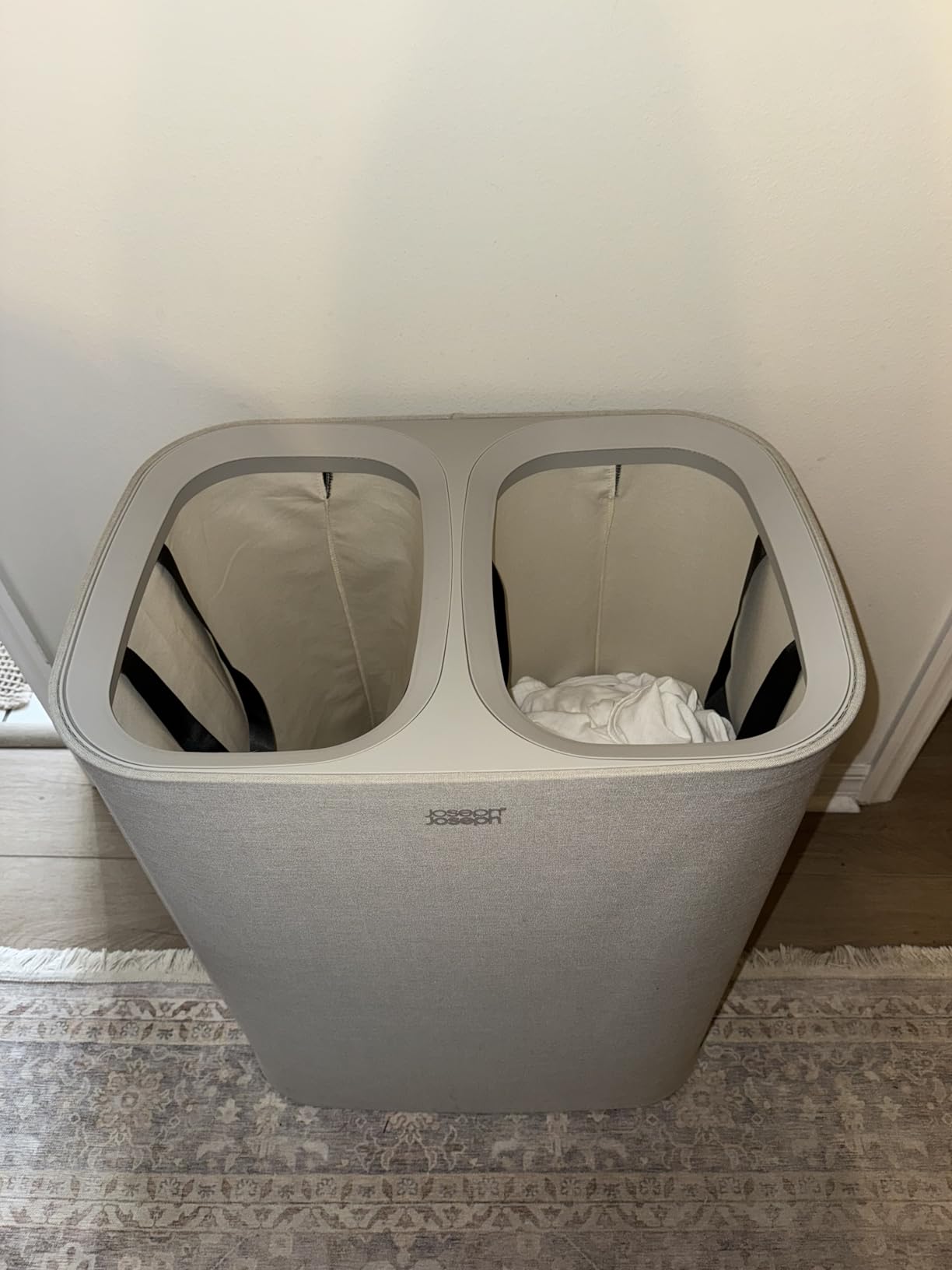 Joseph Joseph Tota 90 liter/23.8 gallon Laundry Hamper Separation Basket with lid, 2 Removable Washing Bags with Handles - Ecru customer photo 2