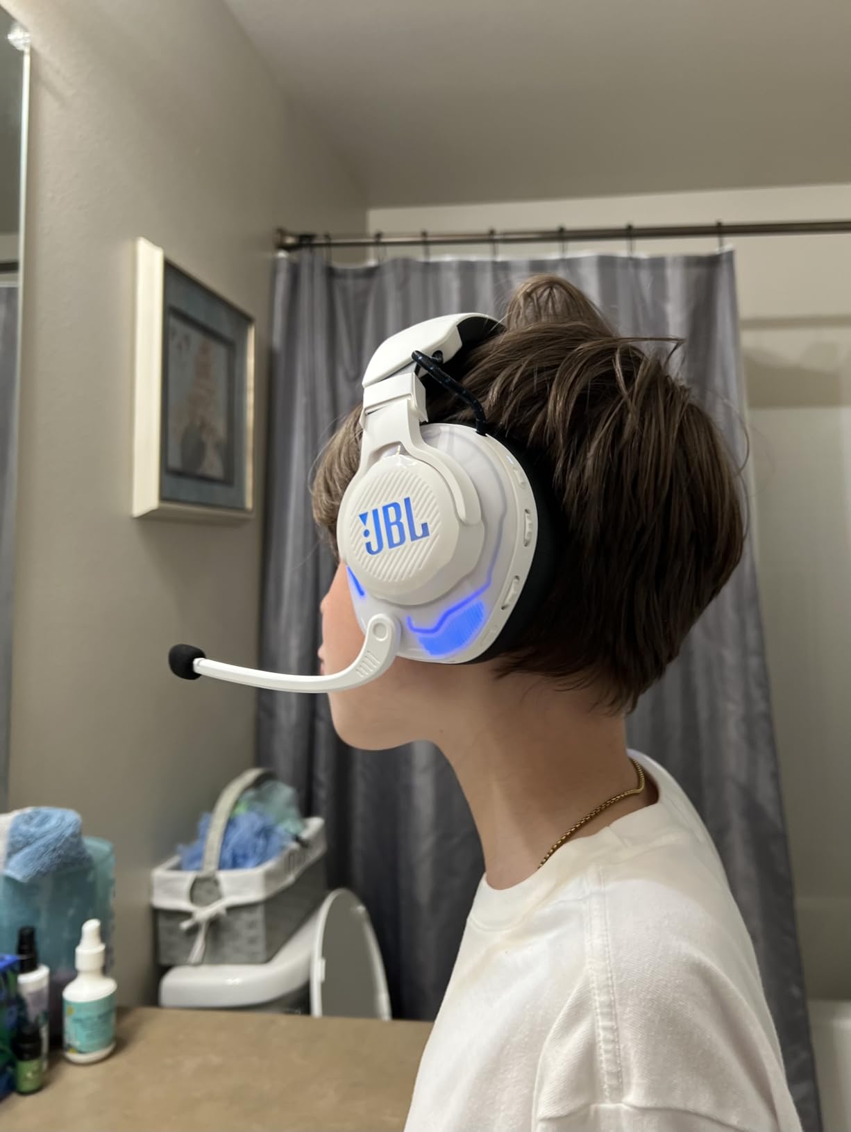 JBL Quantum 910P - Wireless Consol Over-Ear Gaming Headset with Head Tracking-Enhanced, Active Noise Cancelling and Bluetooth, QuantumSPATIAL 360, Hi-Res Certified, Low Latency Wireless (White) customer photo 2