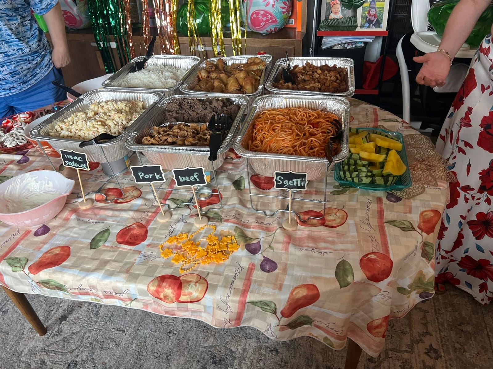 Disposable Chafing Dish Buffet Set, 6 Pack Half Size 10 x 12 Inch Food Pans customer photo 1