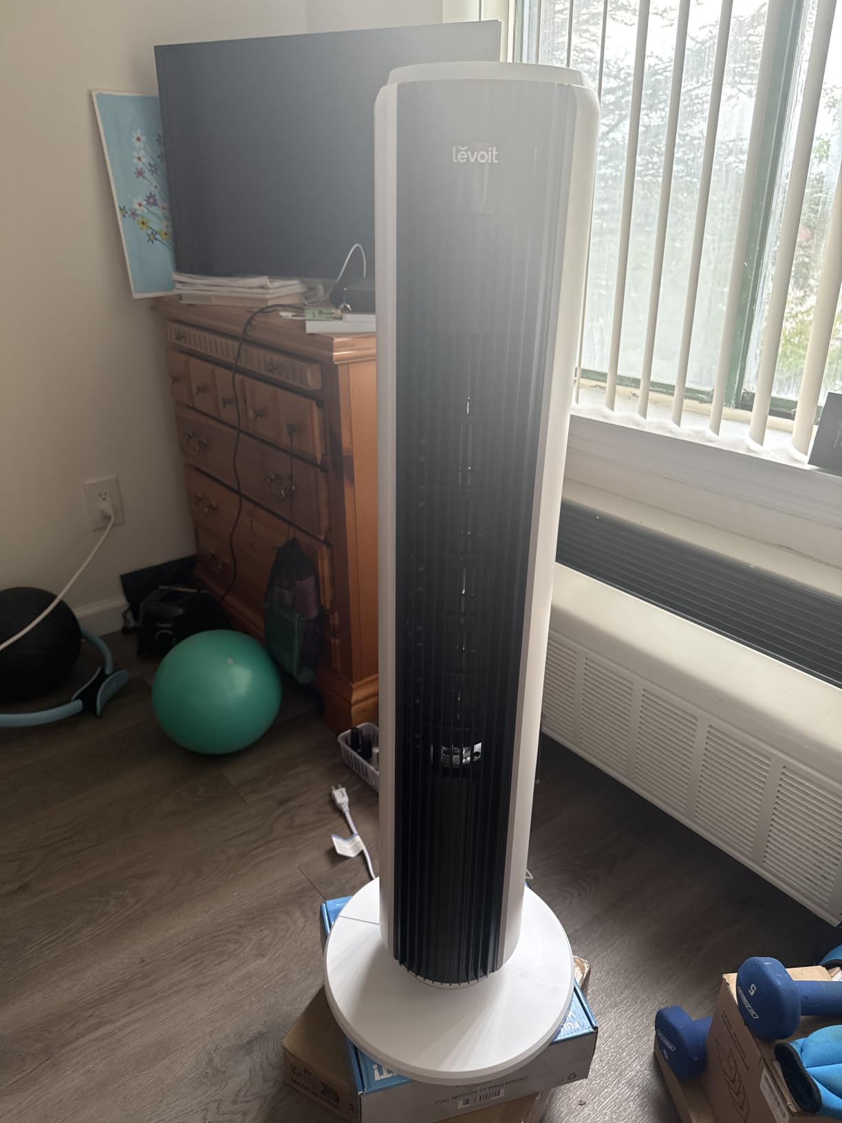 Levoit Tower Fan for Bedroom, 28ft/s Fans that Blow Cold Air, 28dB Quiet customer photo 2