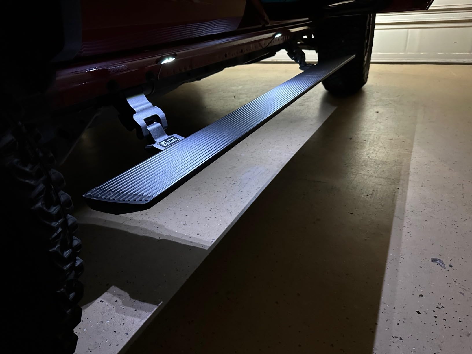 Rough Country Power Running Boards with LED Step Lights for Ford Bronco, 4-Door (2021-2025) - Retractable Electric Side Steps w/Dual Motors, LED Lights, Textured Anti-Slip Surface customer photo 1